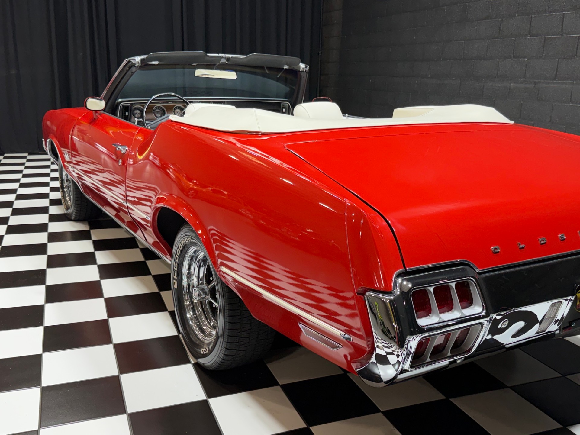 1972 Oldsmobile Cutlass Supreme 35