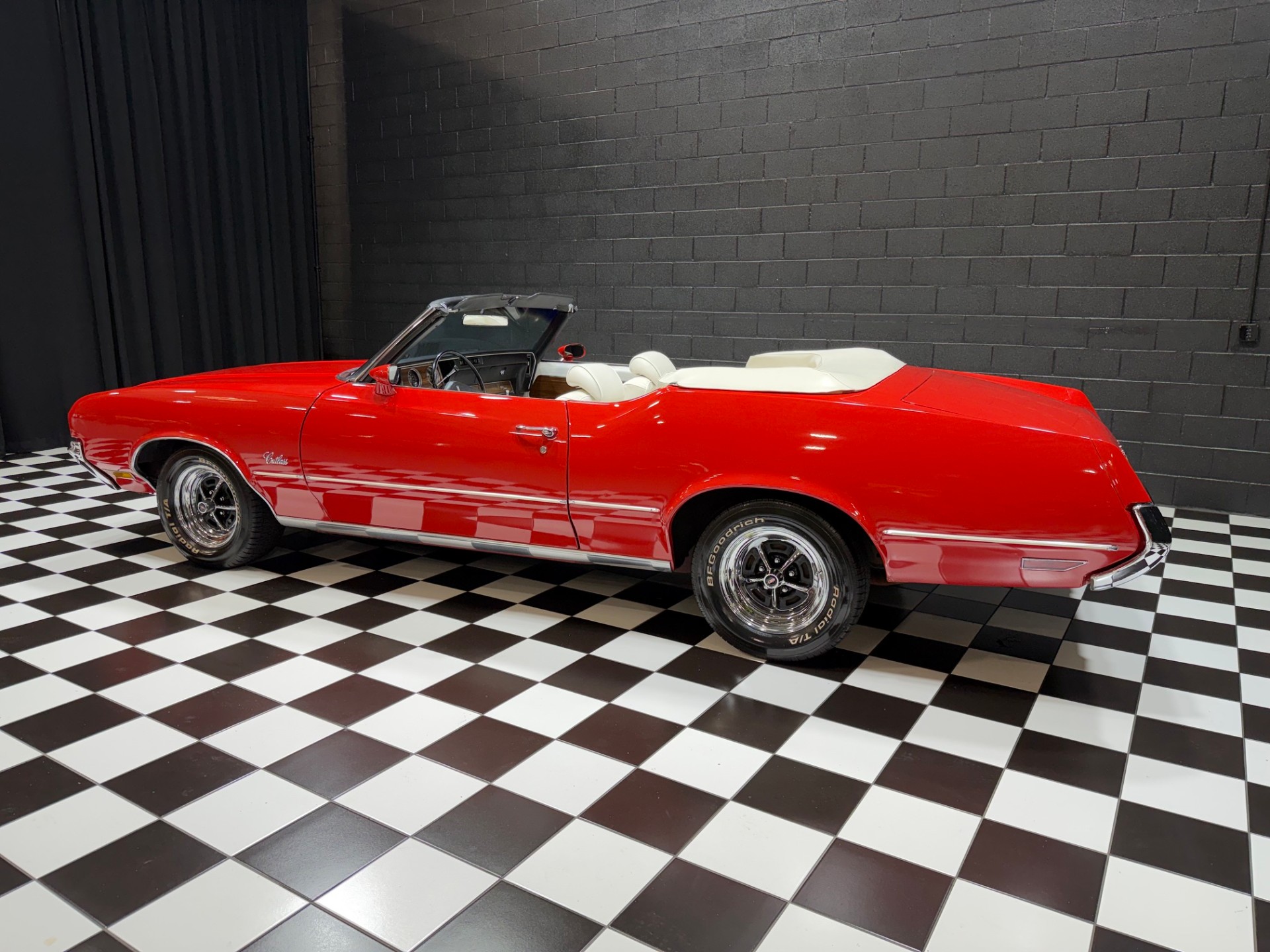 1972 Oldsmobile Cutlass Supreme 37