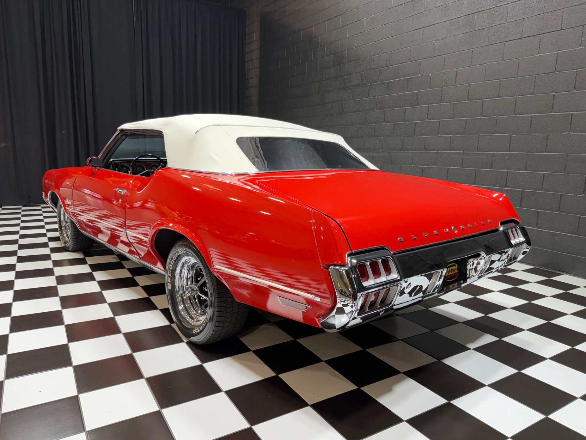 1972 Oldsmobile Cutlass Supreme 8