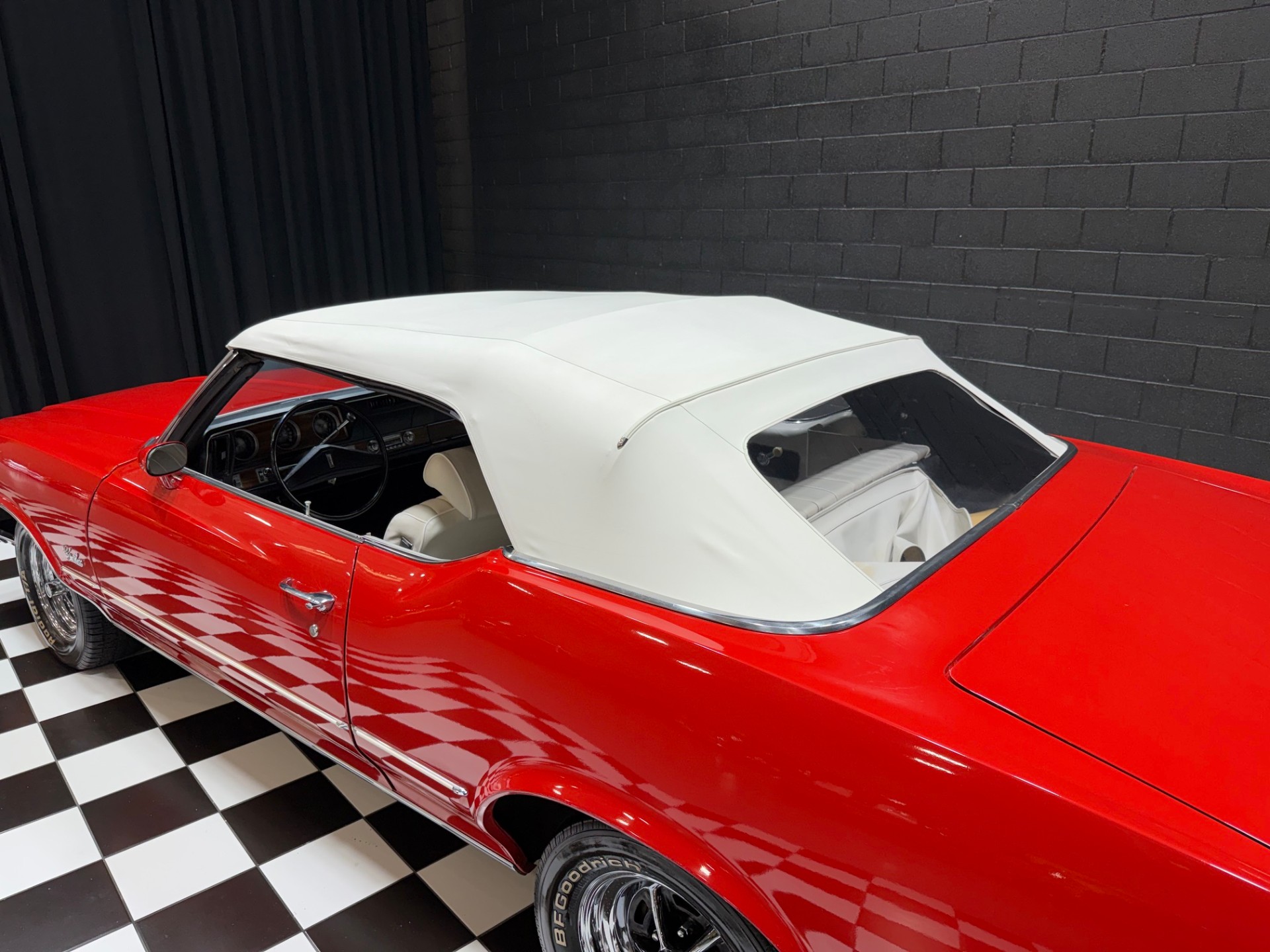 1972 Oldsmobile Cutlass Supreme 9
