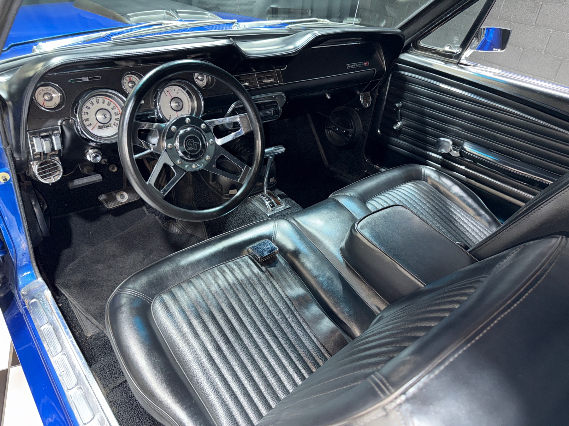 1968 Ford Mustang 2