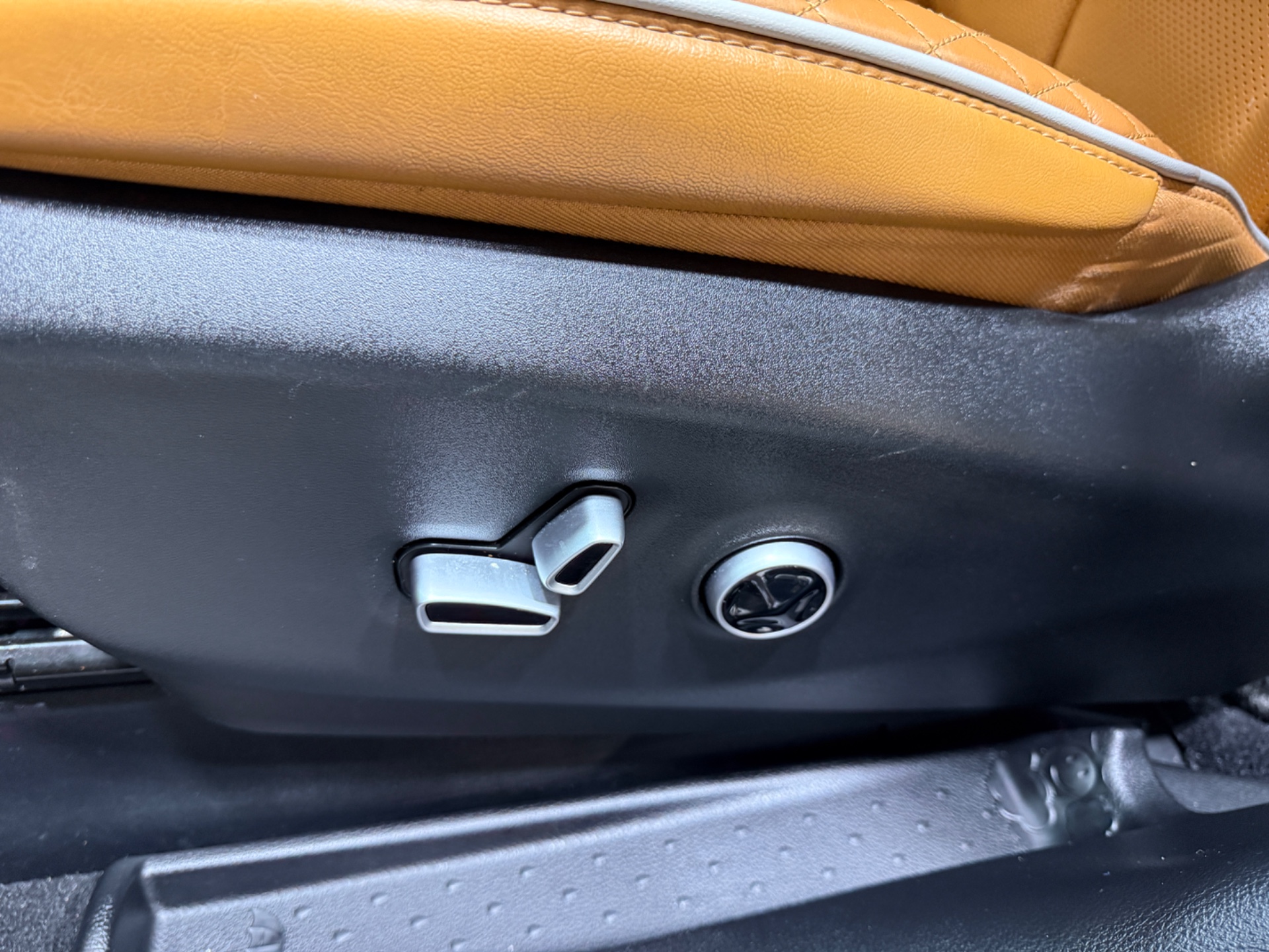 2021 Chrysler Pacifica 53