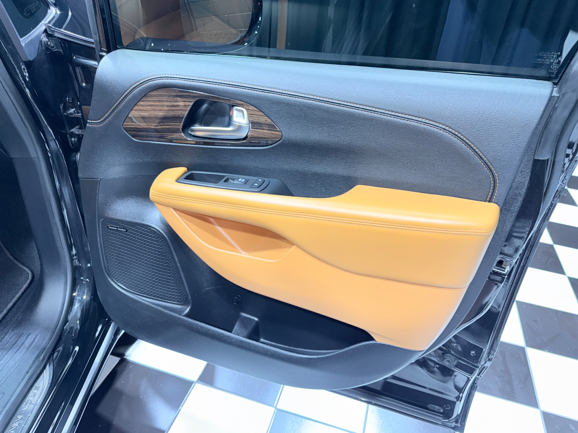 2021 Chrysler Pacifica 60