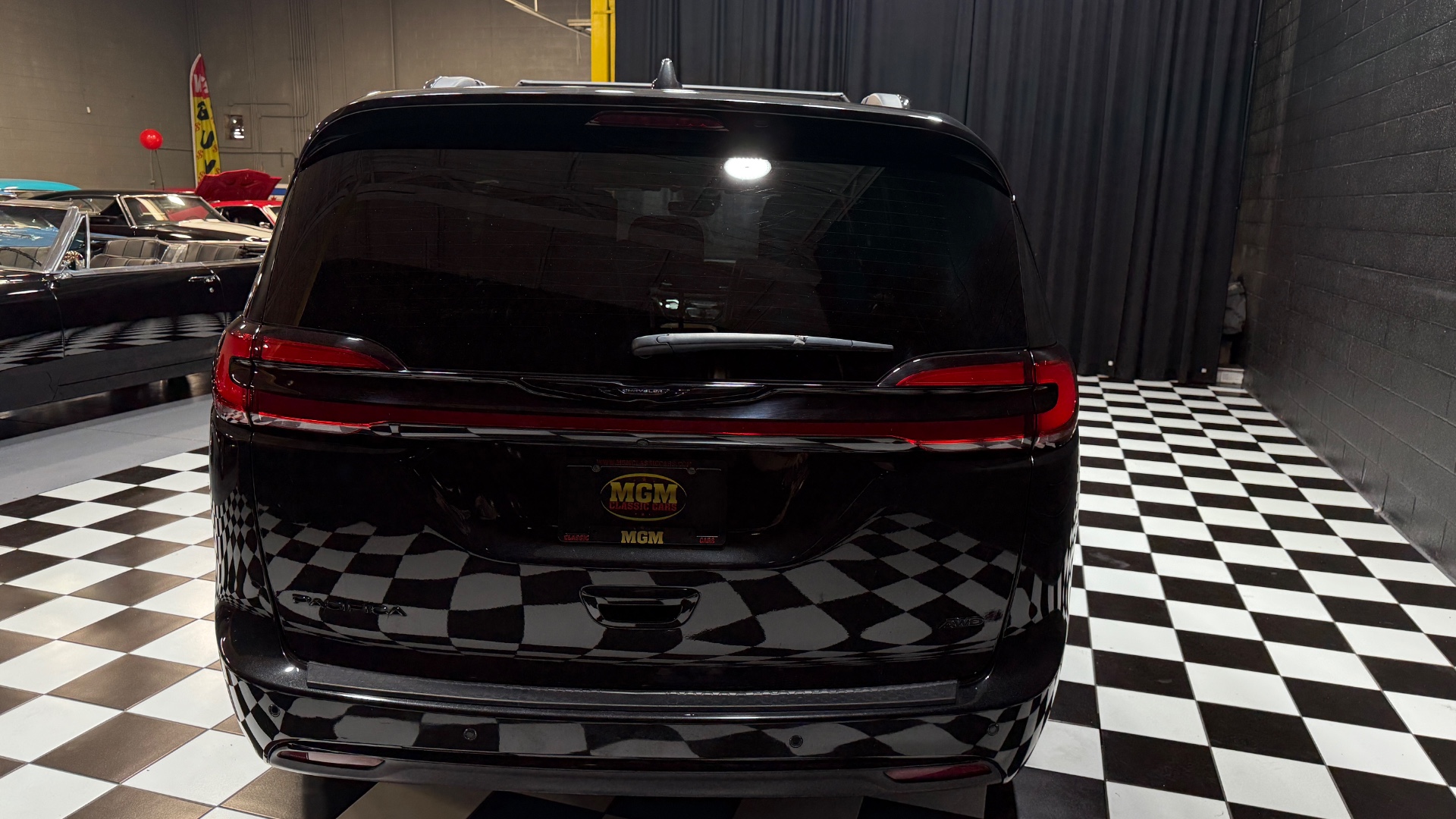 2021 Chrysler Pacifica 8
