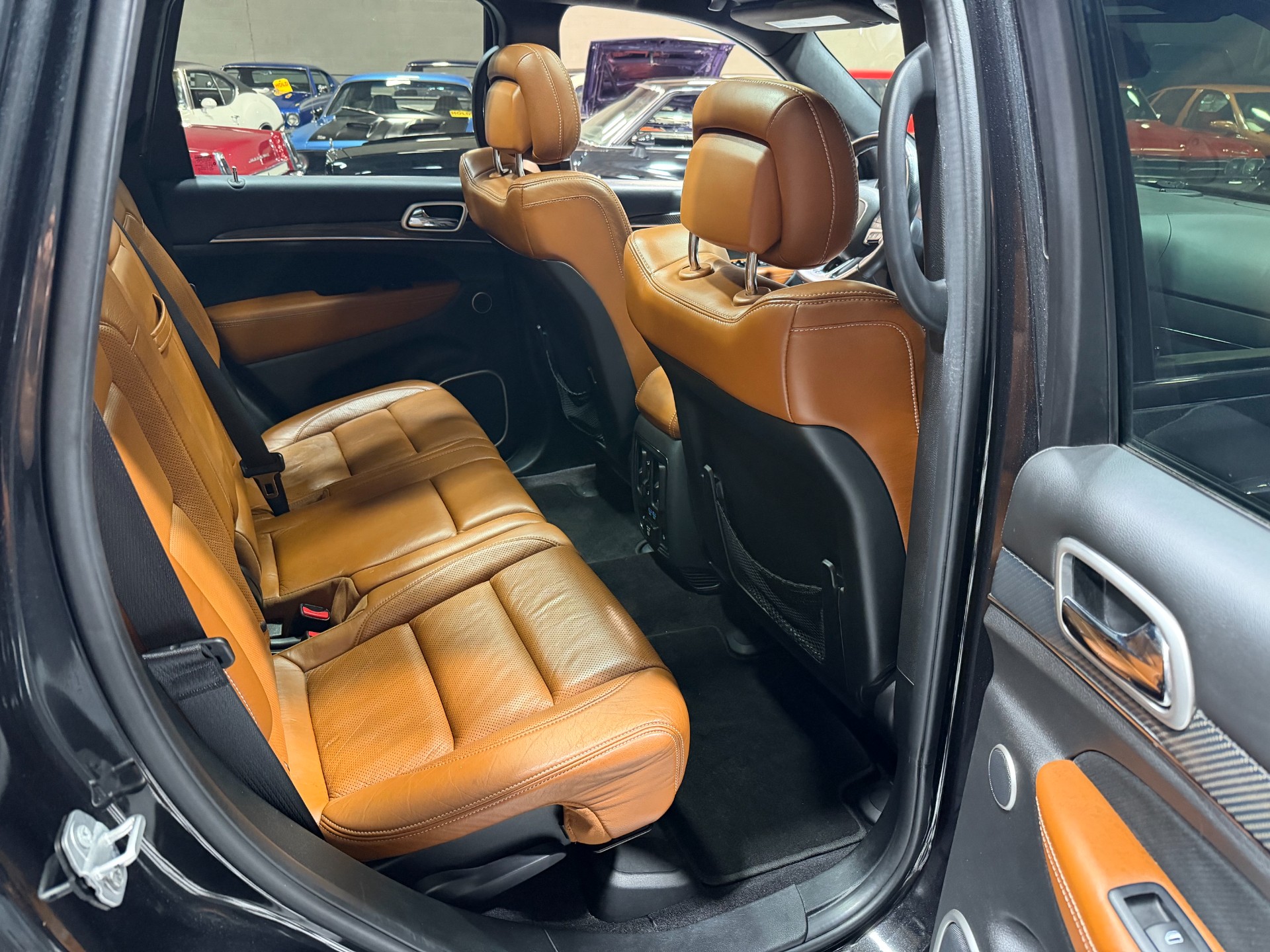 2016 Jeep Grand Cherokee 38