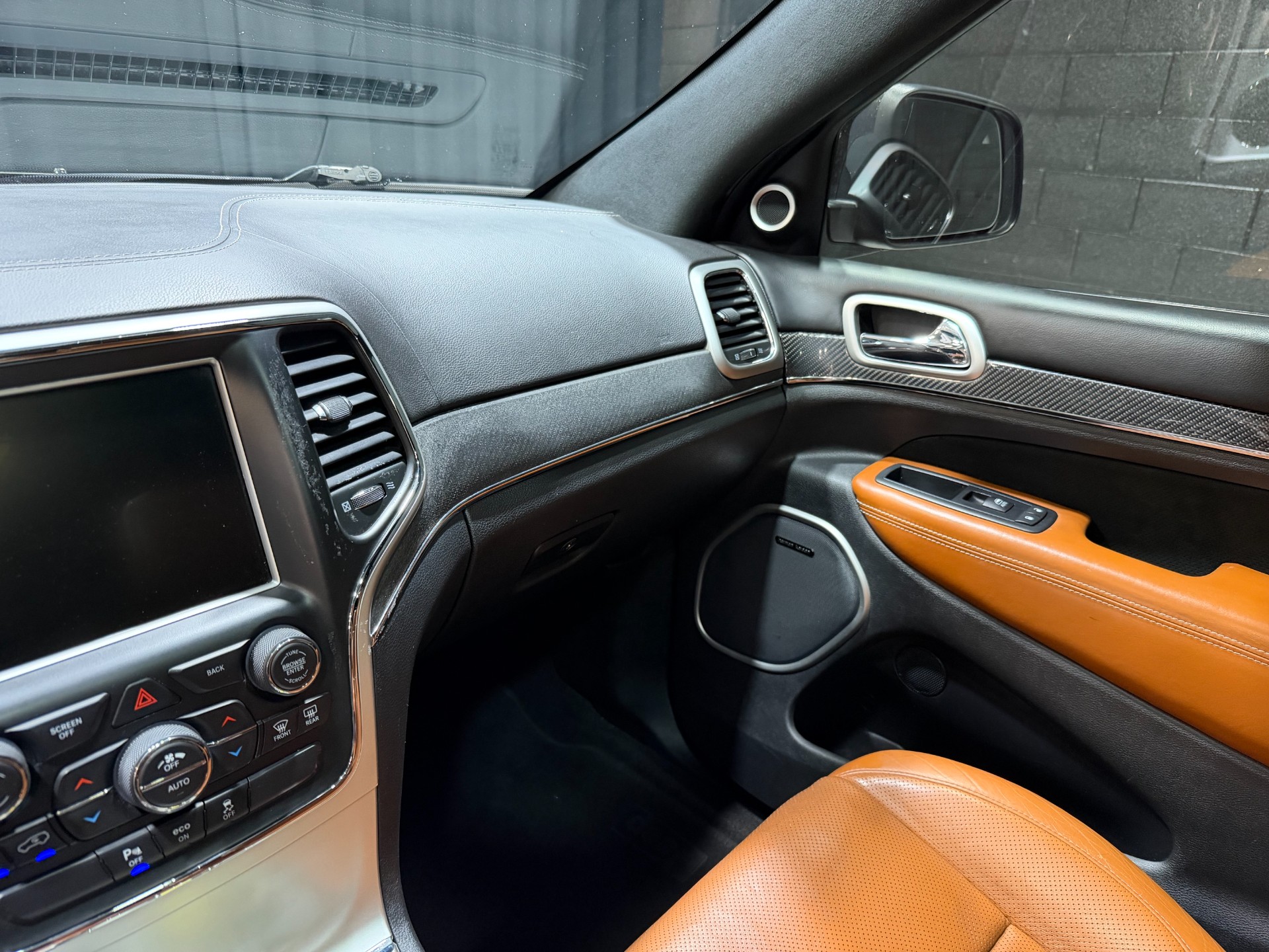 2016 Jeep Grand Cherokee 52