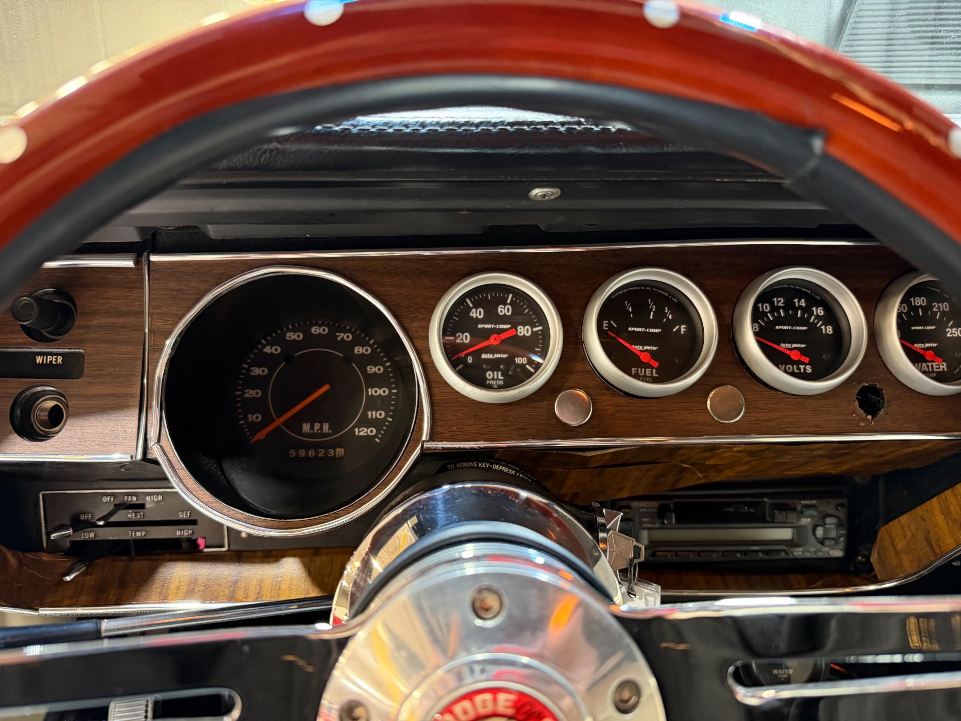 1972 Dodge Challenger 64