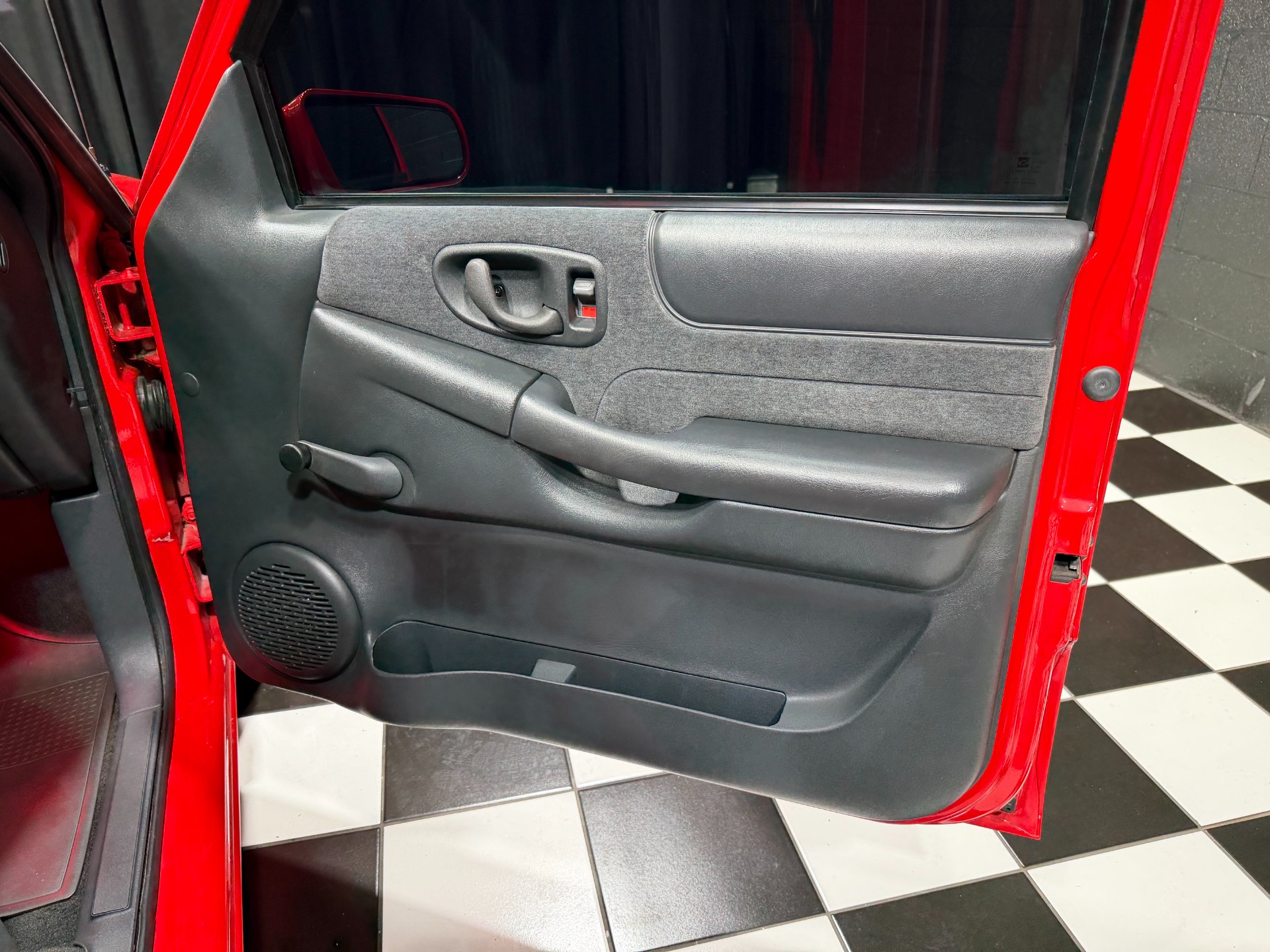 2001 Chevrolet S10 35