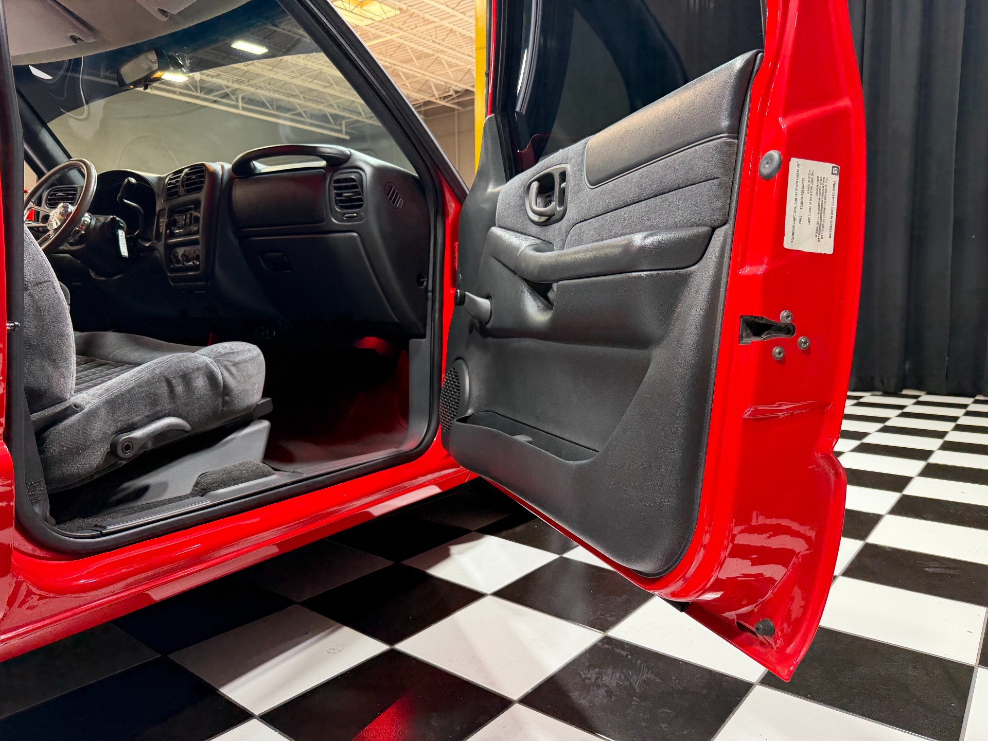 2001 Chevrolet S10 36