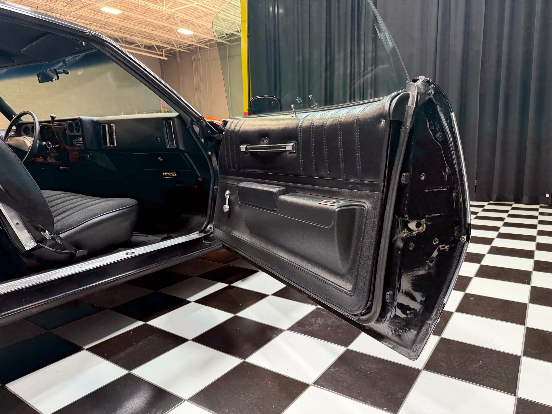 1977 Chevrolet Monte Carlo 38