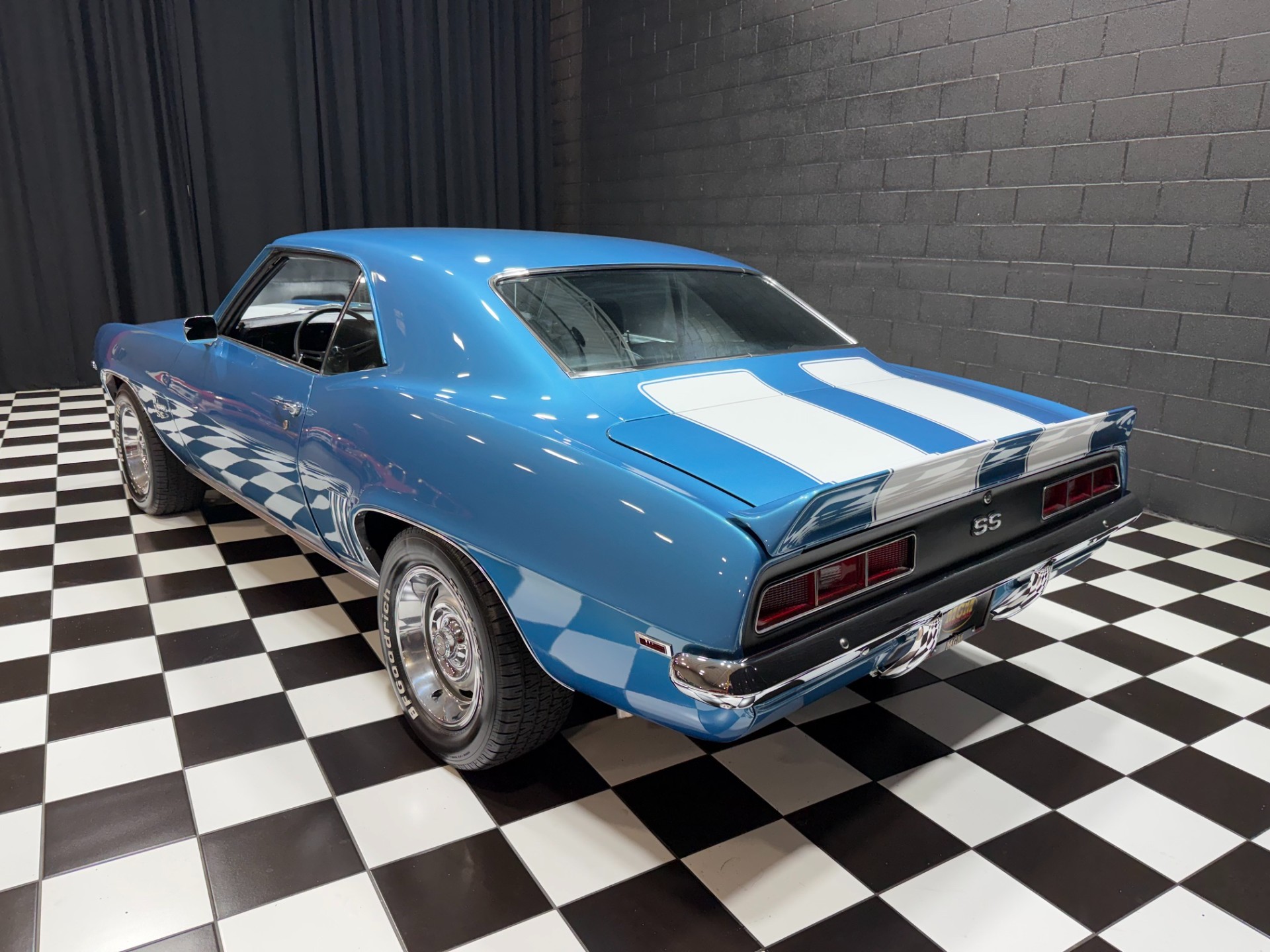 1969 Chevrolet Camaro 28