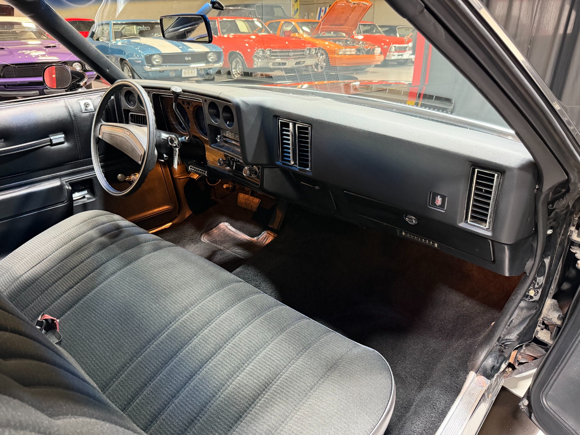 1976 Chevrolet Monte Carlo 38