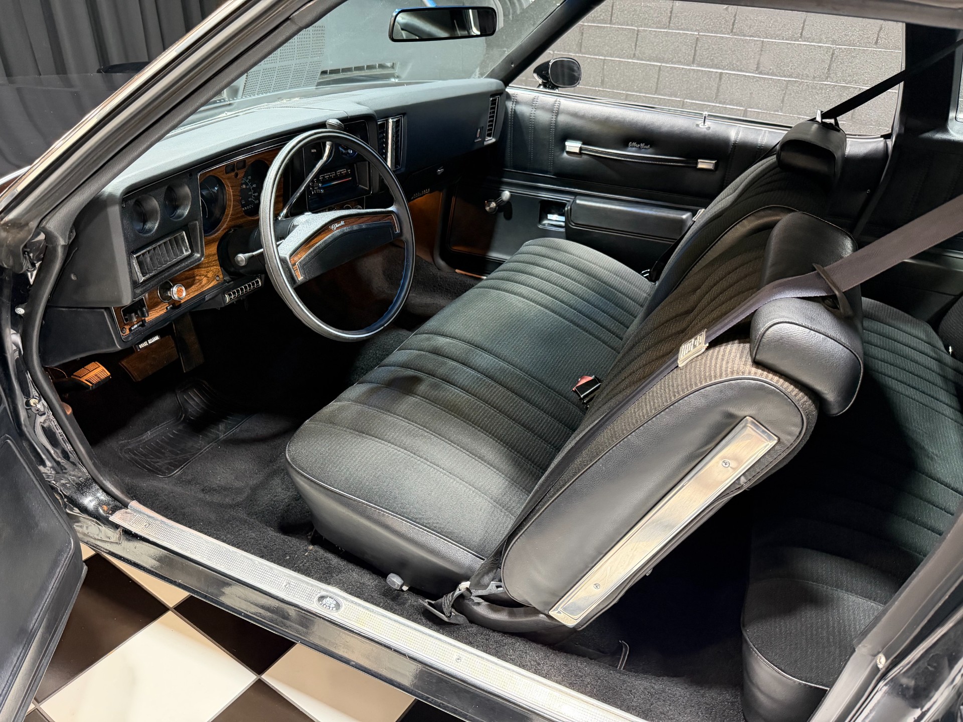 1976 Chevrolet Monte Carlo 4