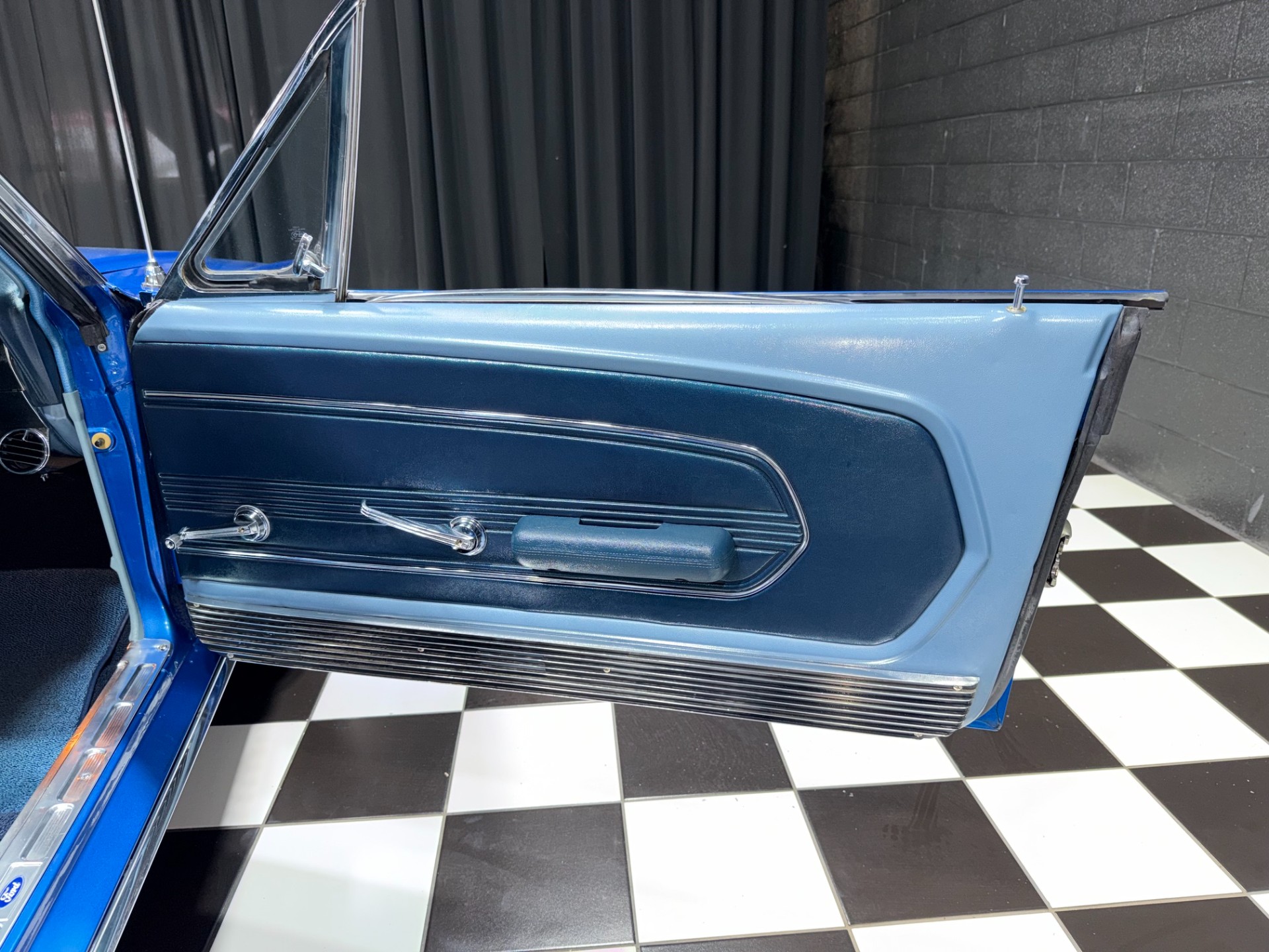 1967 Ford Mustang 35