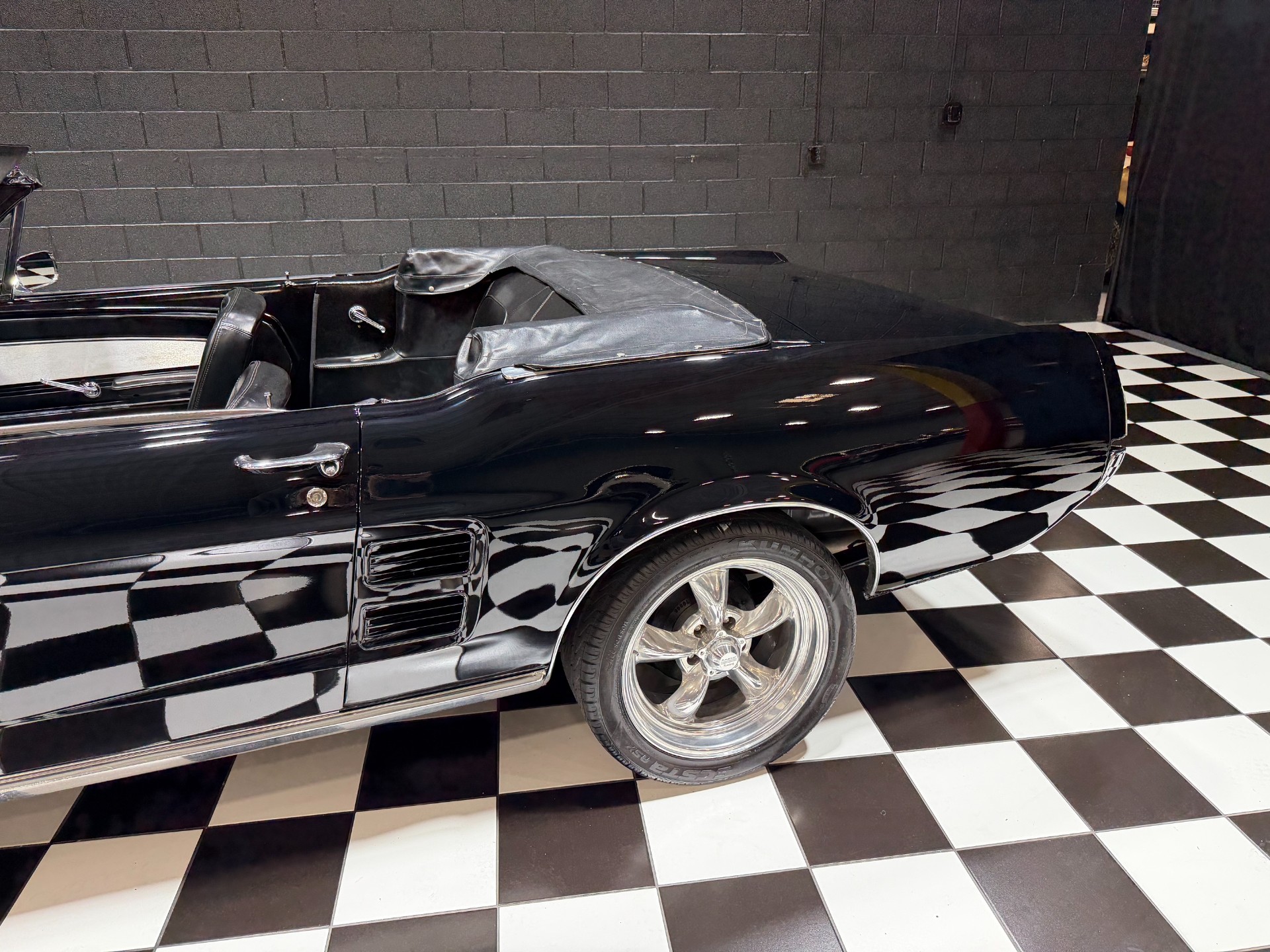 1967 Ford Mustang 36