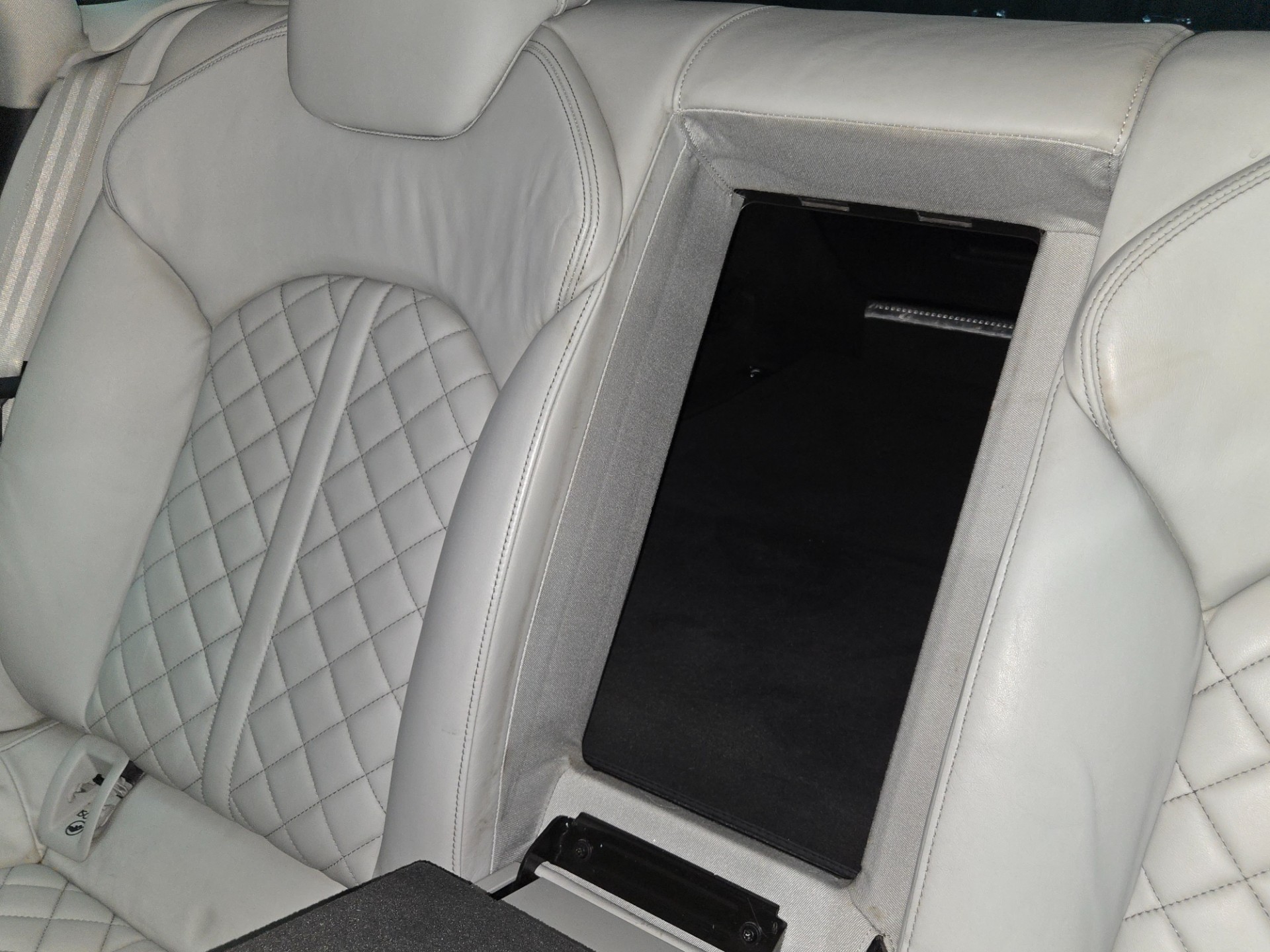 2013 Audi S7 104