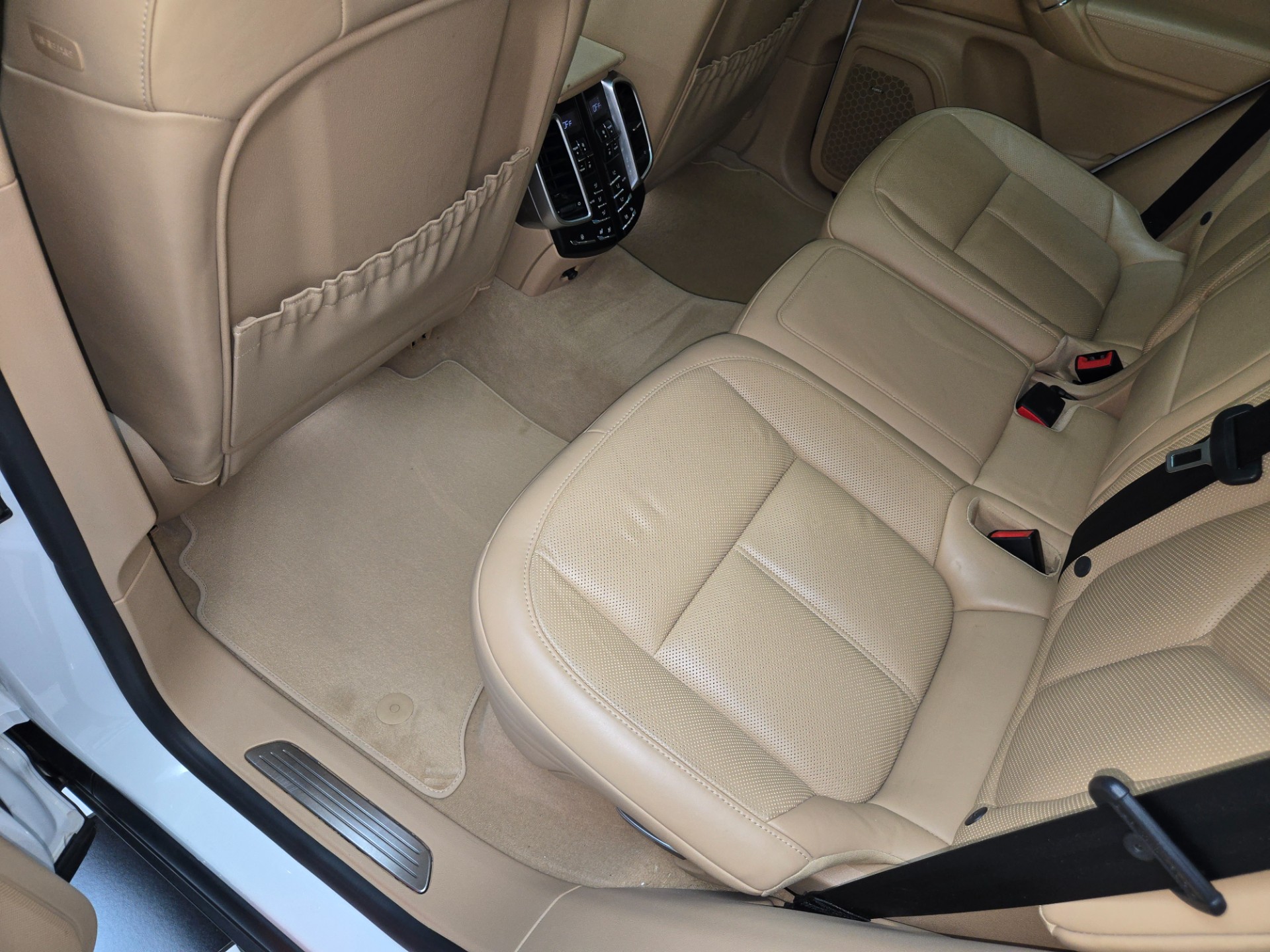 2017 Porsche Cayenne 107