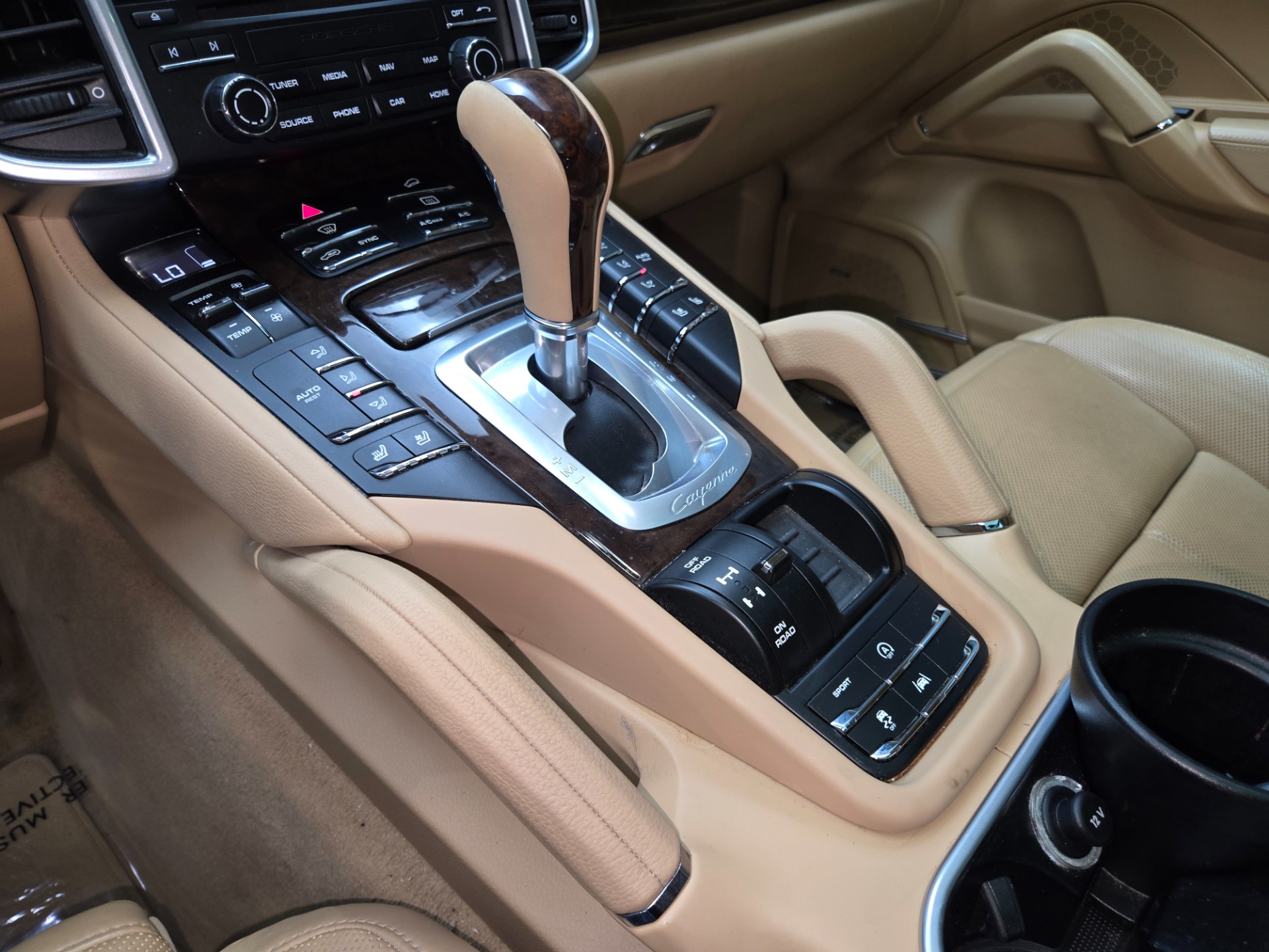 2017 Porsche Cayenne 128