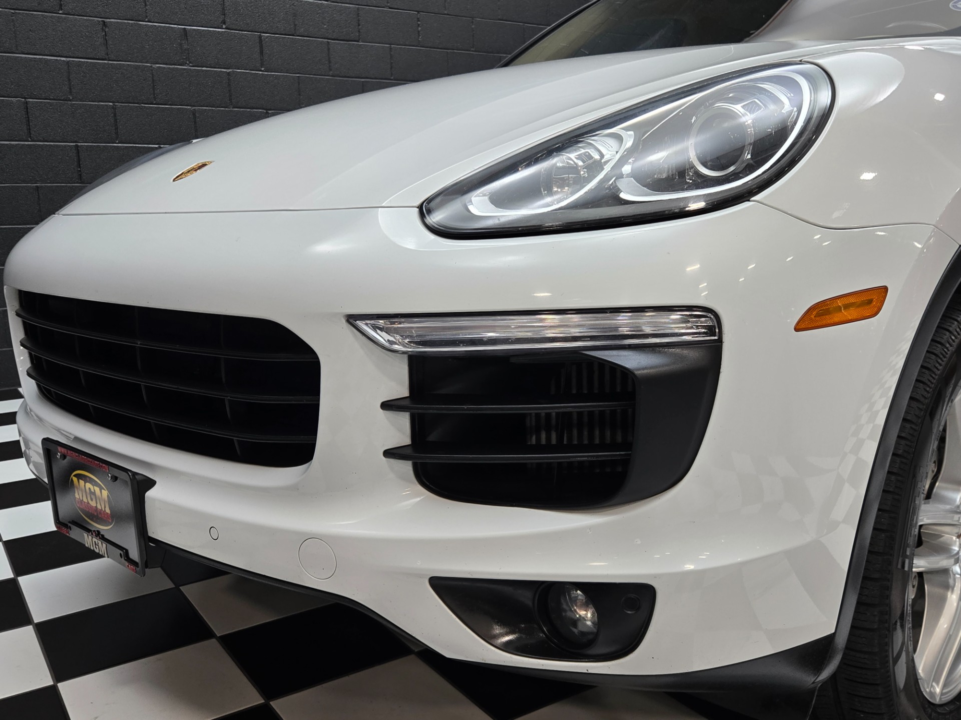 2017 Porsche Cayenne 24