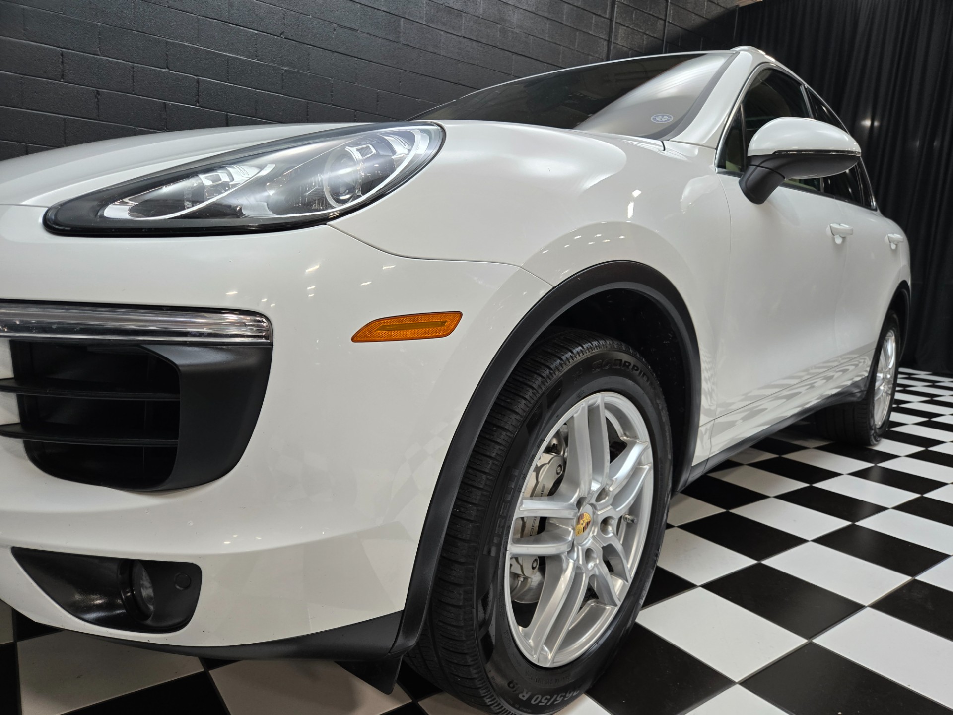 2017 Porsche Cayenne 25