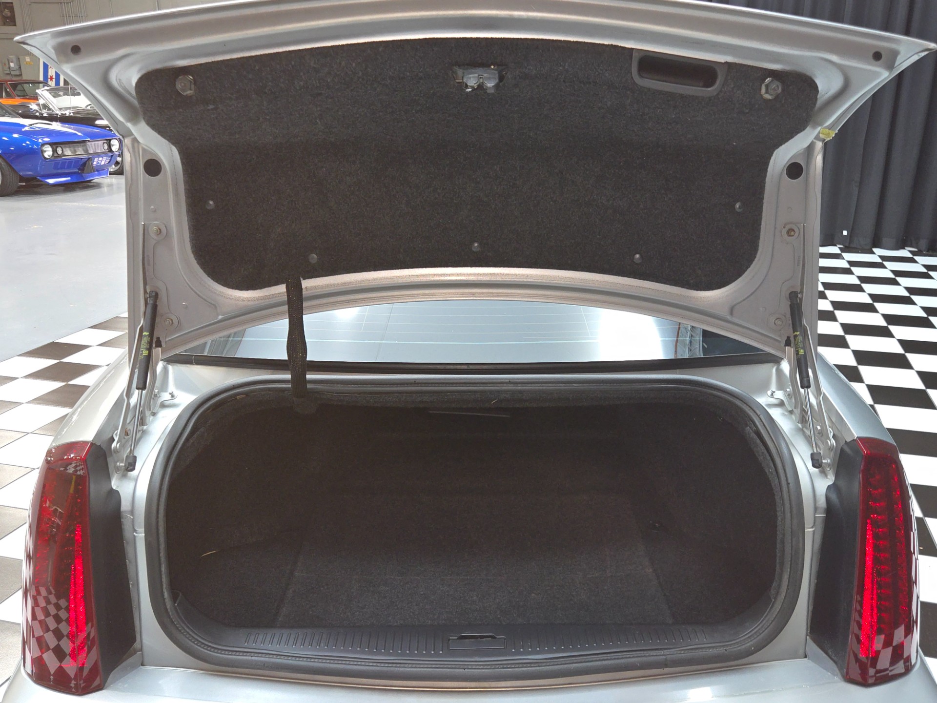 2006 Cadillac STS-V 11