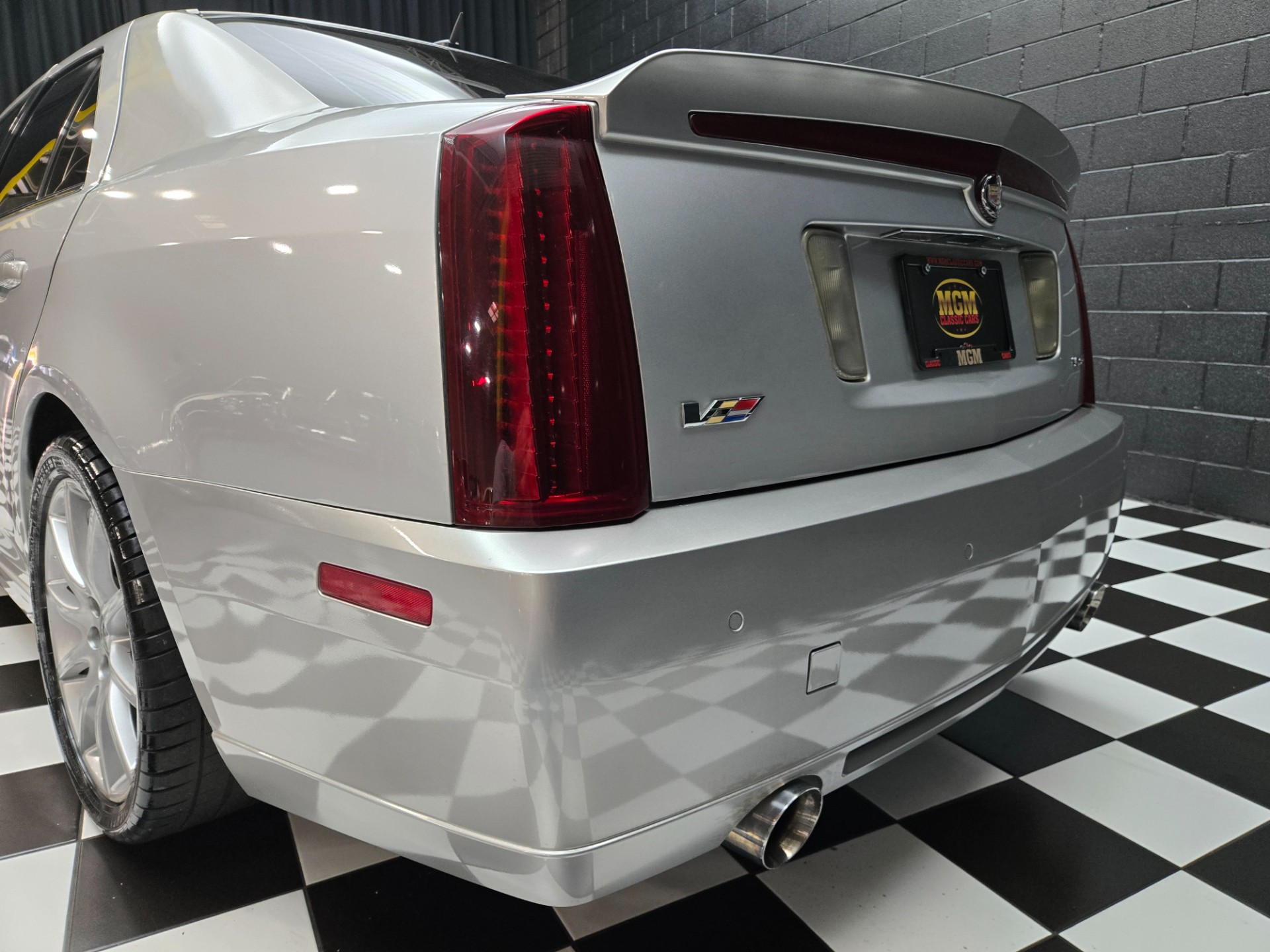 2006 Cadillac STS-V 31