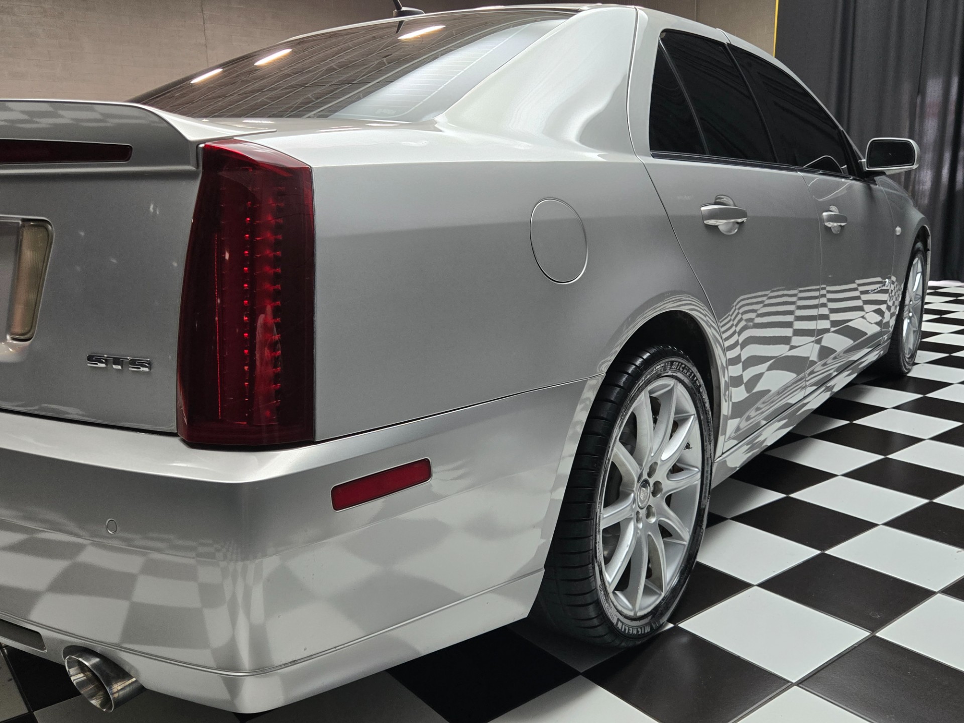 2006 Cadillac STS-V 39