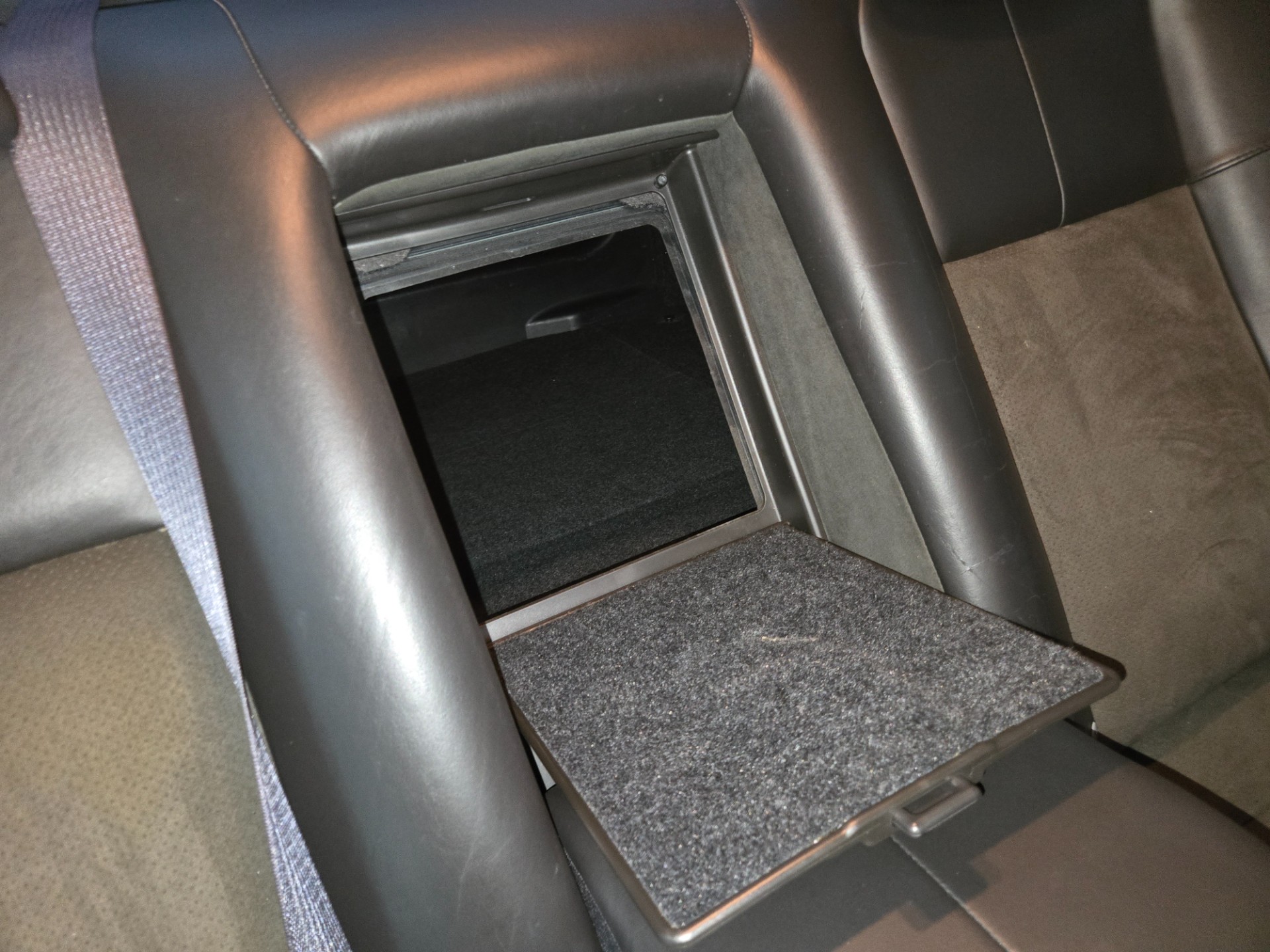 2006 Cadillac STS-V 80