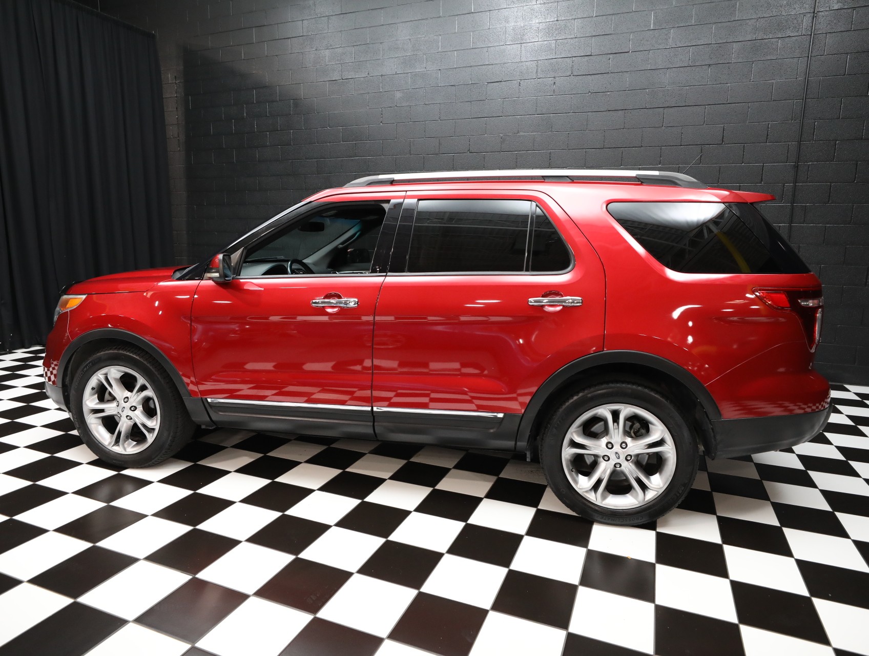 2012 Ford Explorer 29