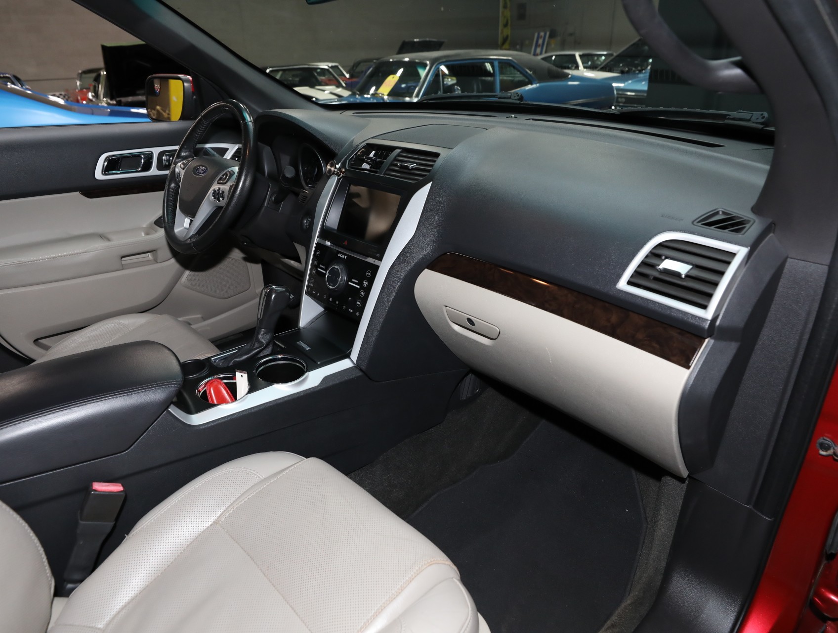 2012 Ford Explorer 37