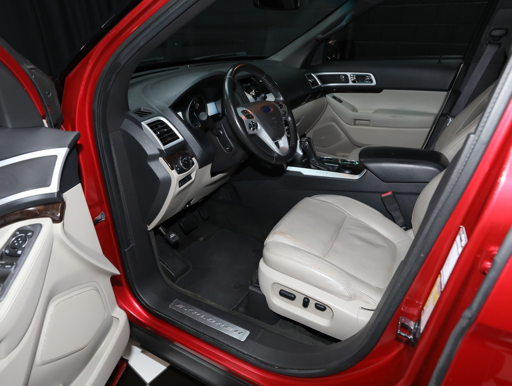2012 Ford Explorer 4