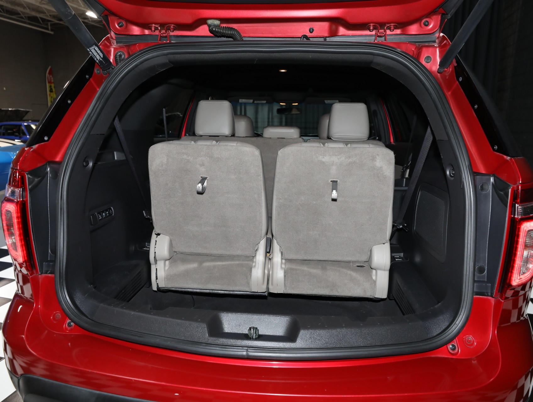 2012 Ford Explorer 6