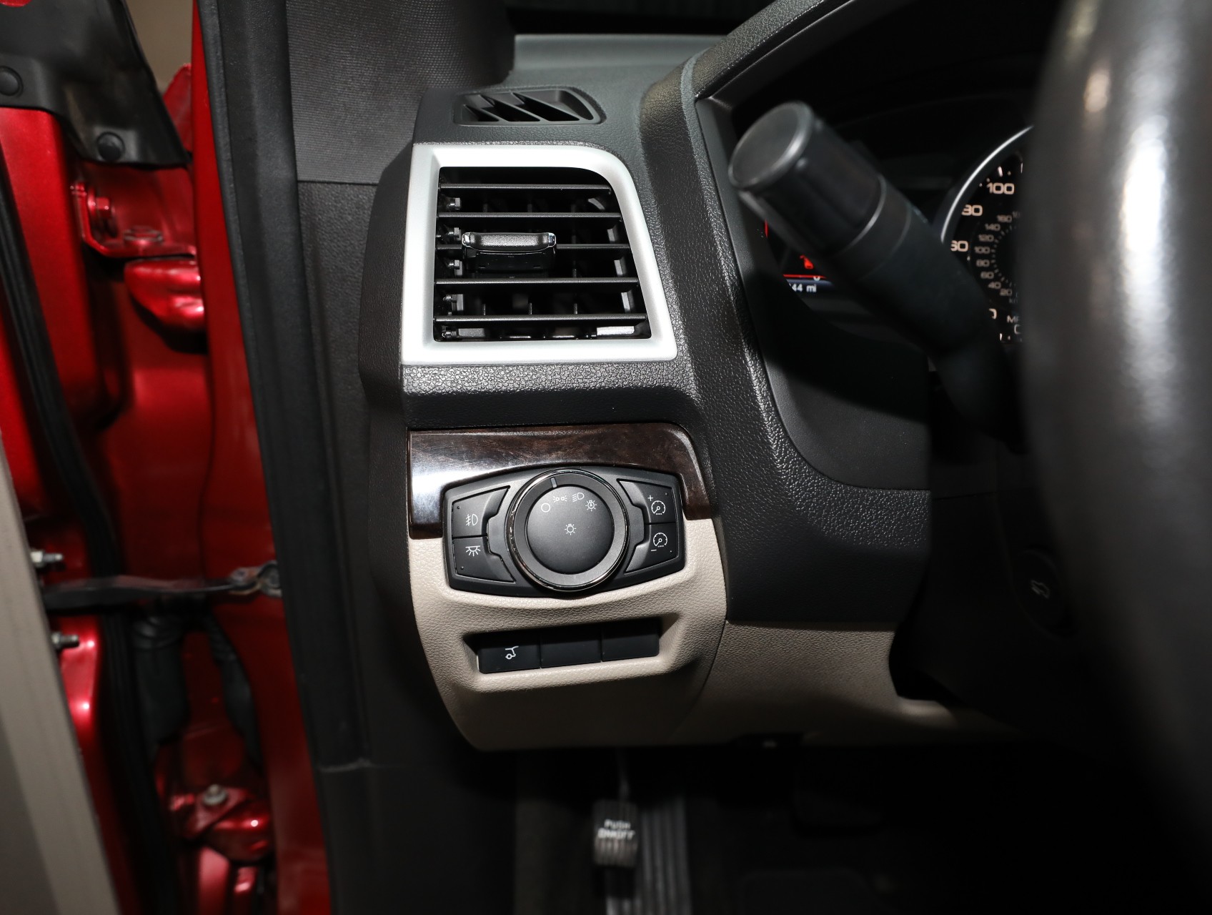 2012 Ford Explorer 61