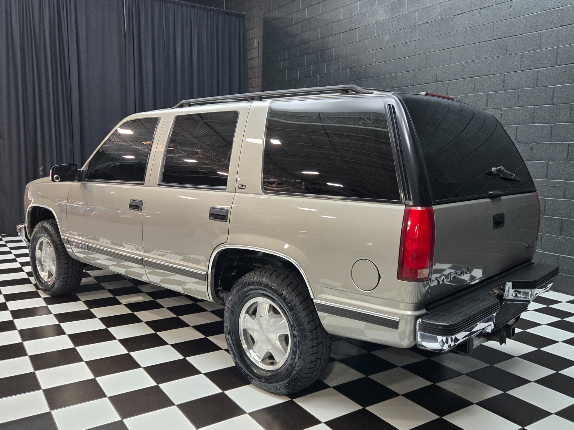 1999 GMC Yukon 3