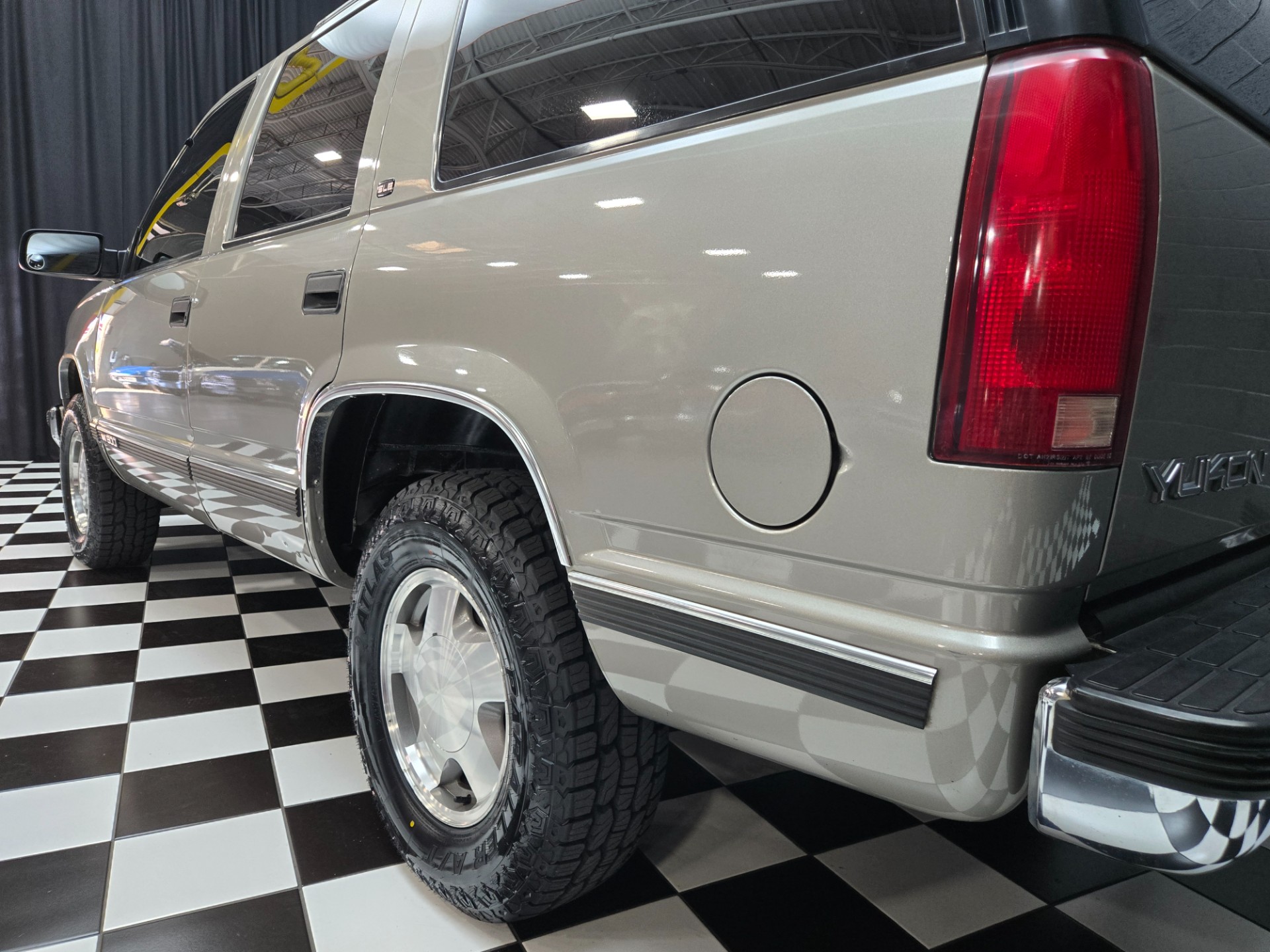 1999 GMC Yukon 47