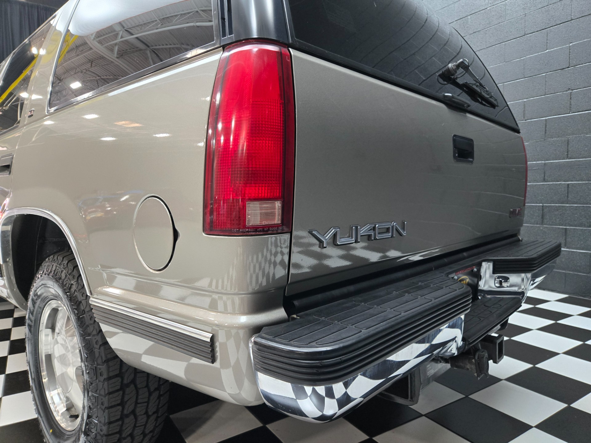 1999 GMC Yukon 48