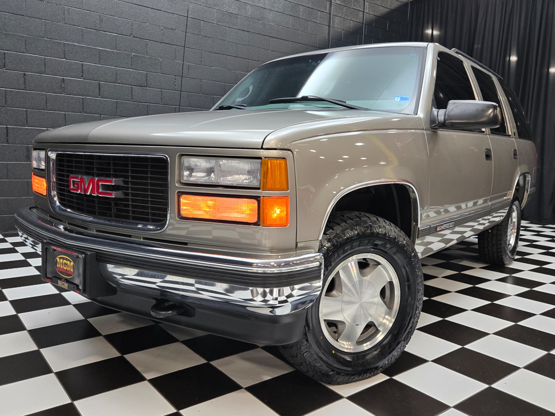 1999 GMC Yukon 4