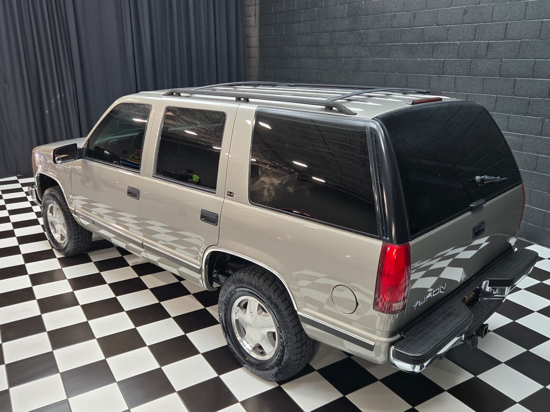 1999 GMC Yukon 53