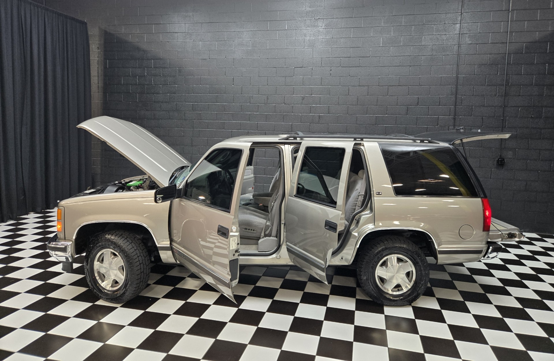 1999 GMC Yukon 5