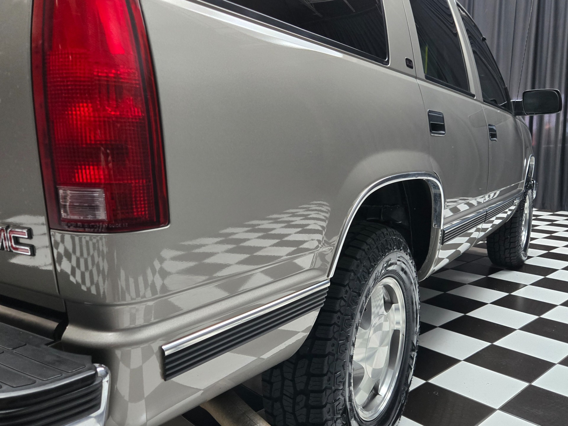 1999 GMC Yukon 64