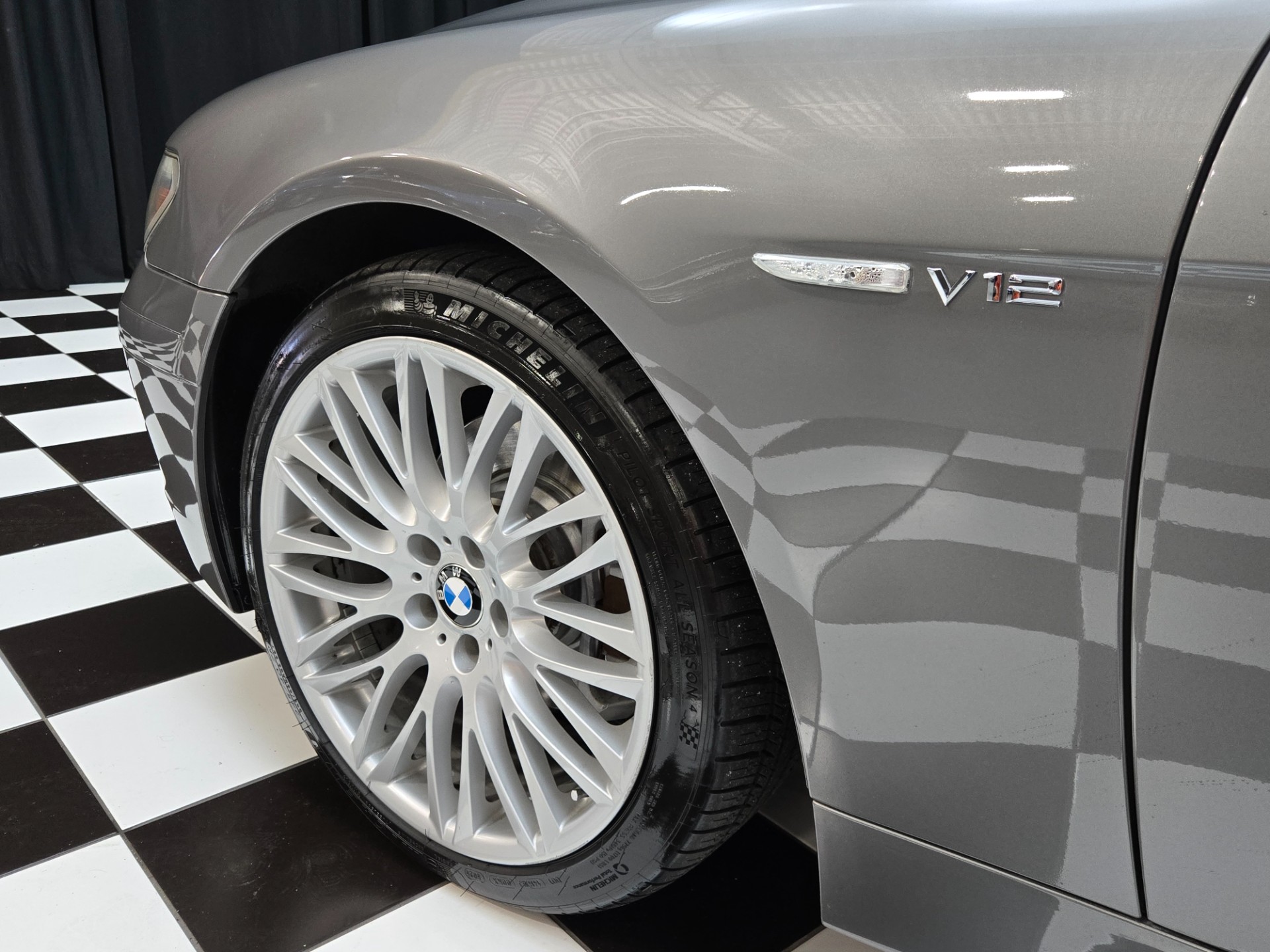 2004 BMW 7 Series 10