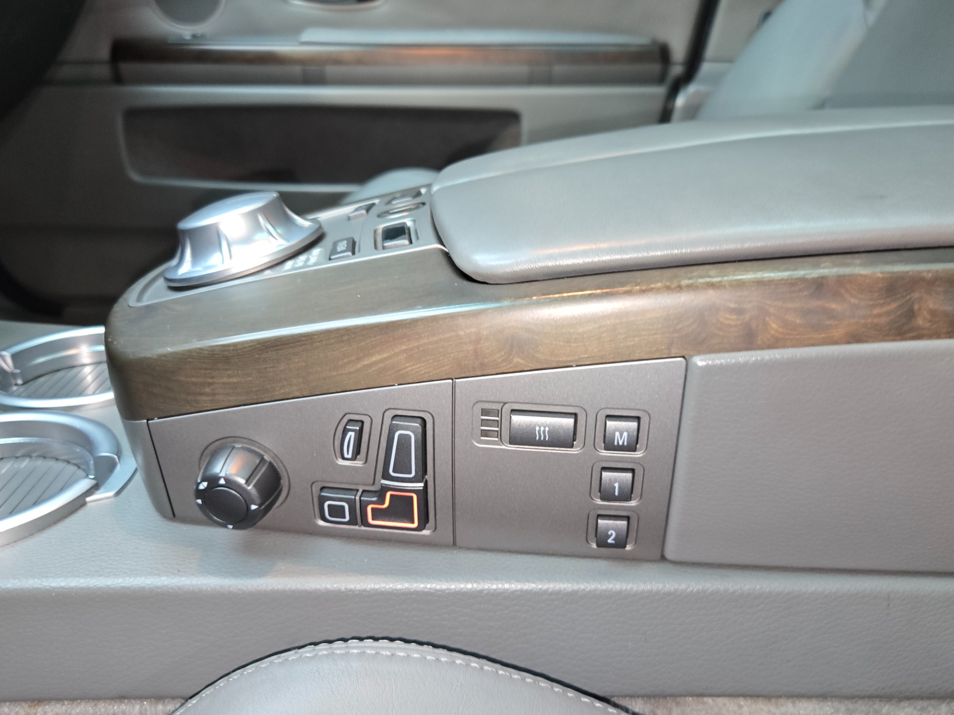 2004 BMW 7 Series 111