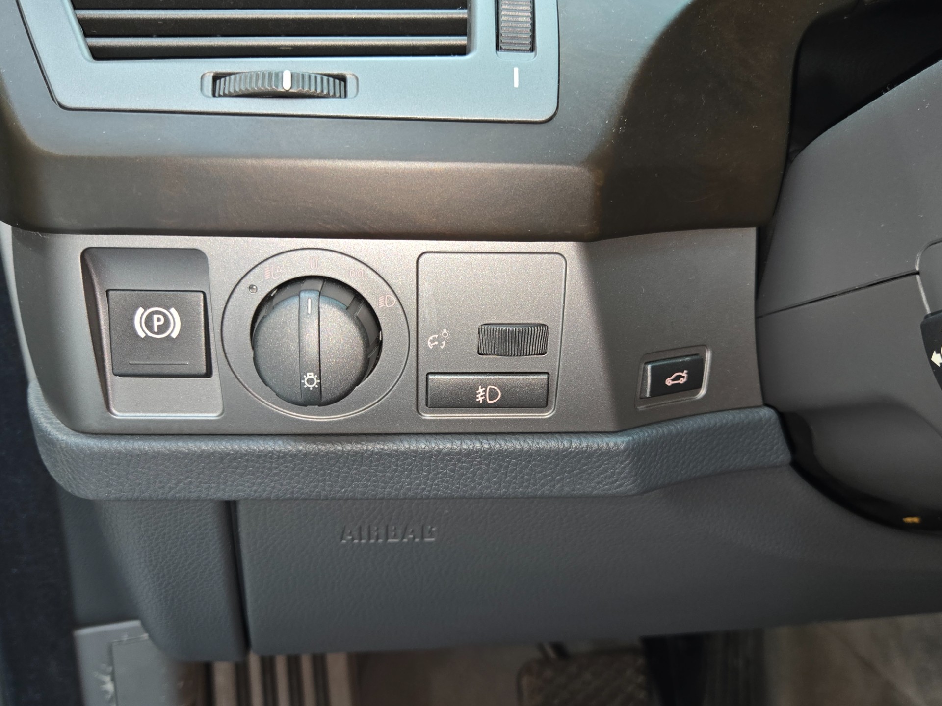 2004 BMW 7 Series 124