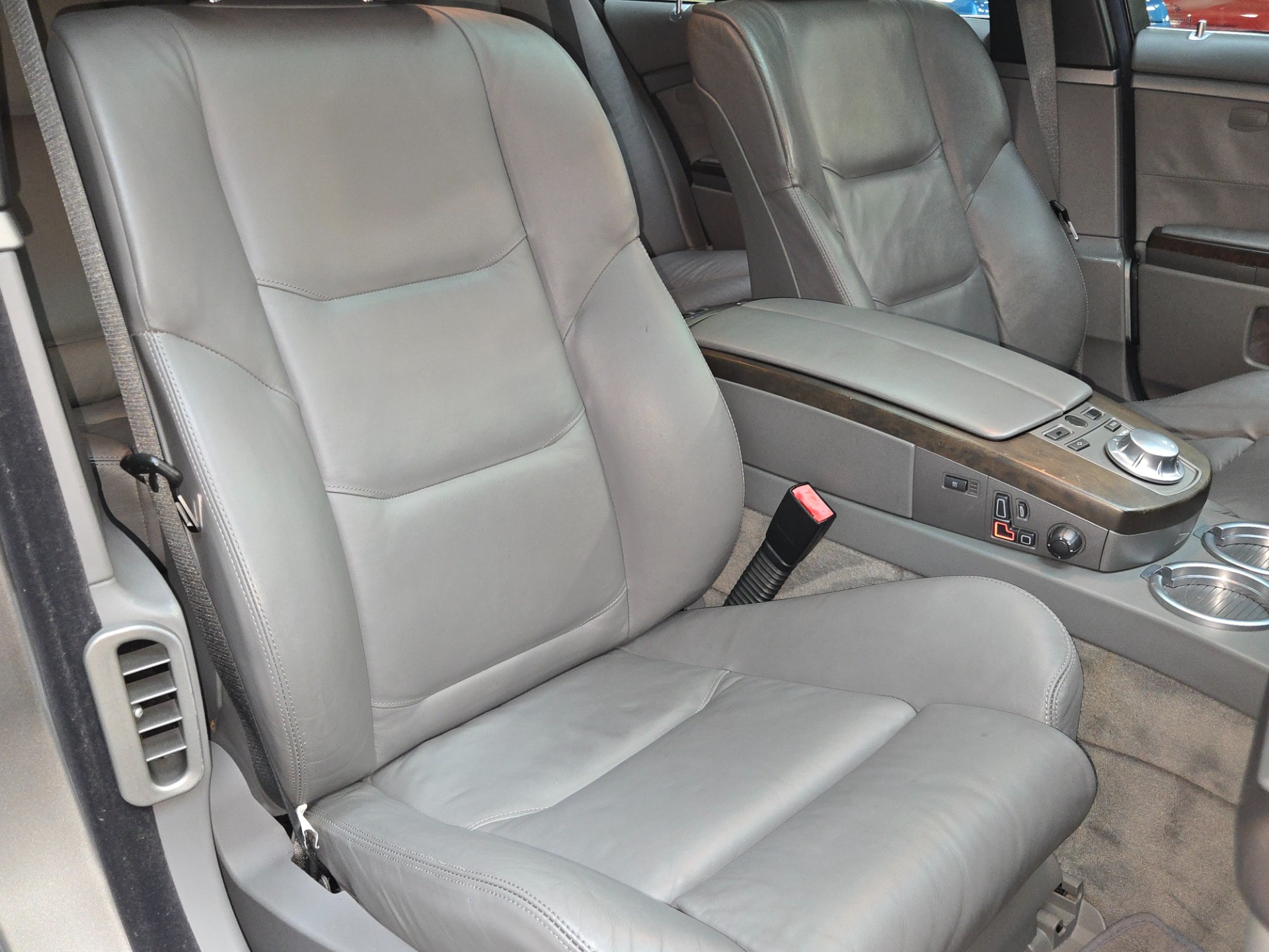 2004 BMW 7 Series 14