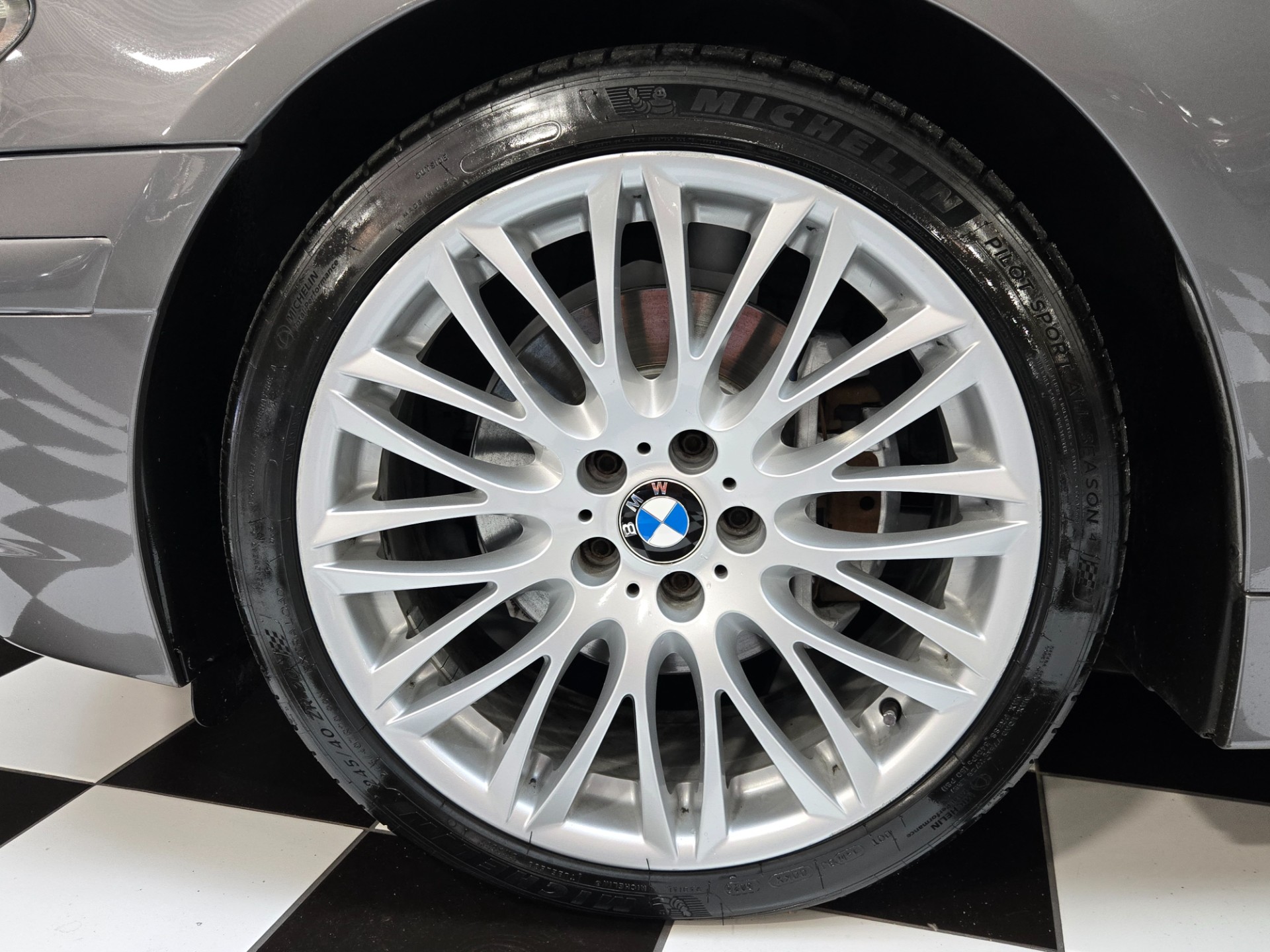 2004 BMW 7 Series 21