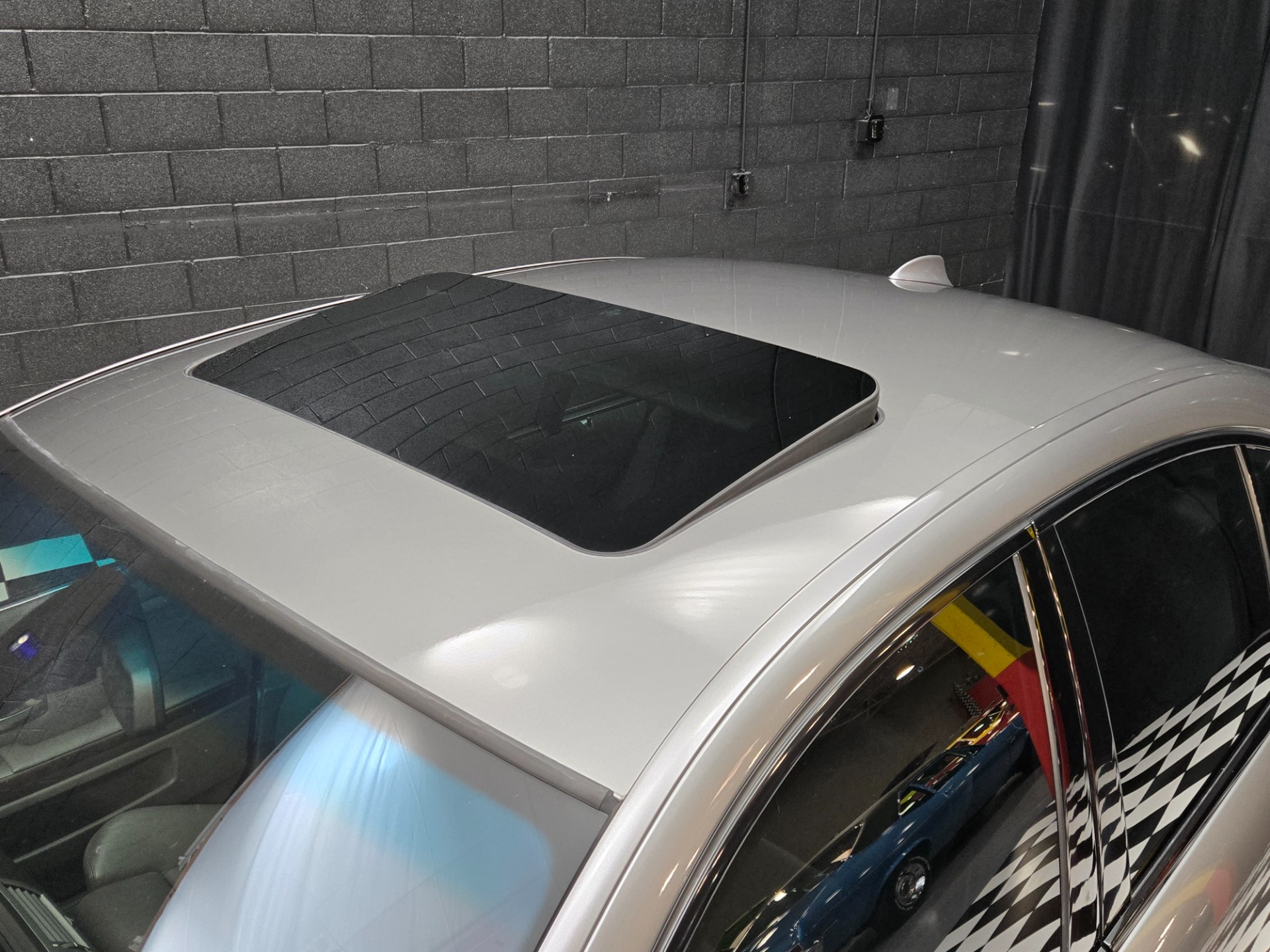 2004 BMW 7 Series 25