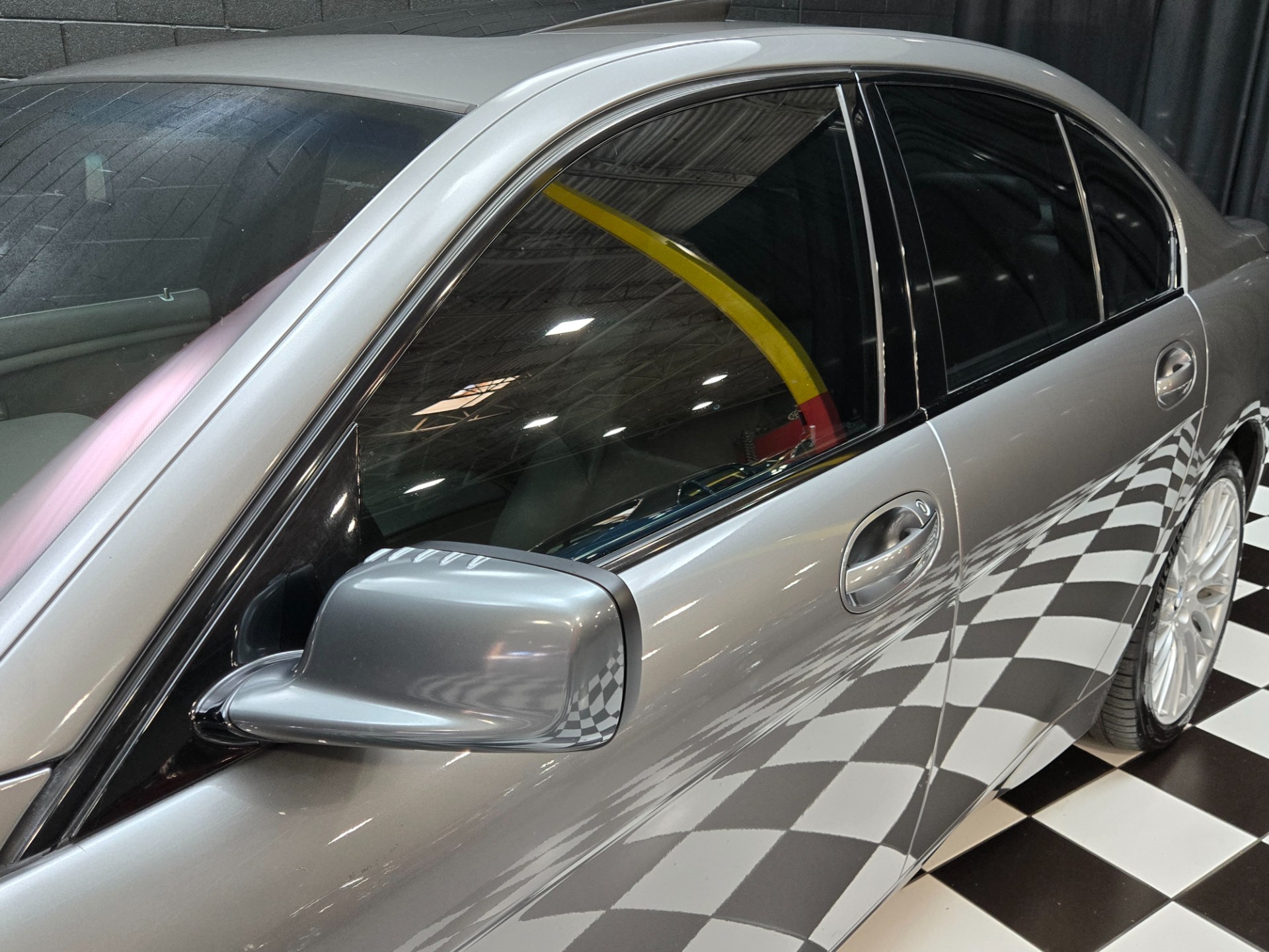 2004 BMW 7 Series 26