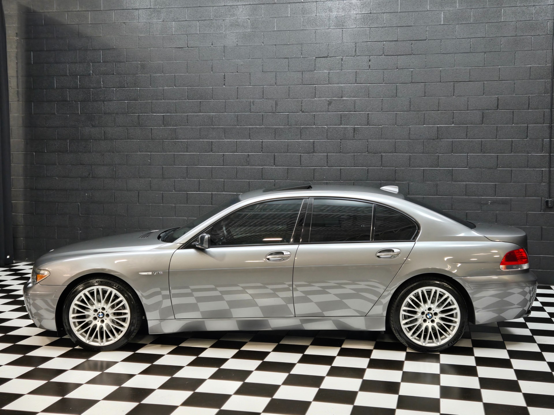 2004 BMW 7 Series 2