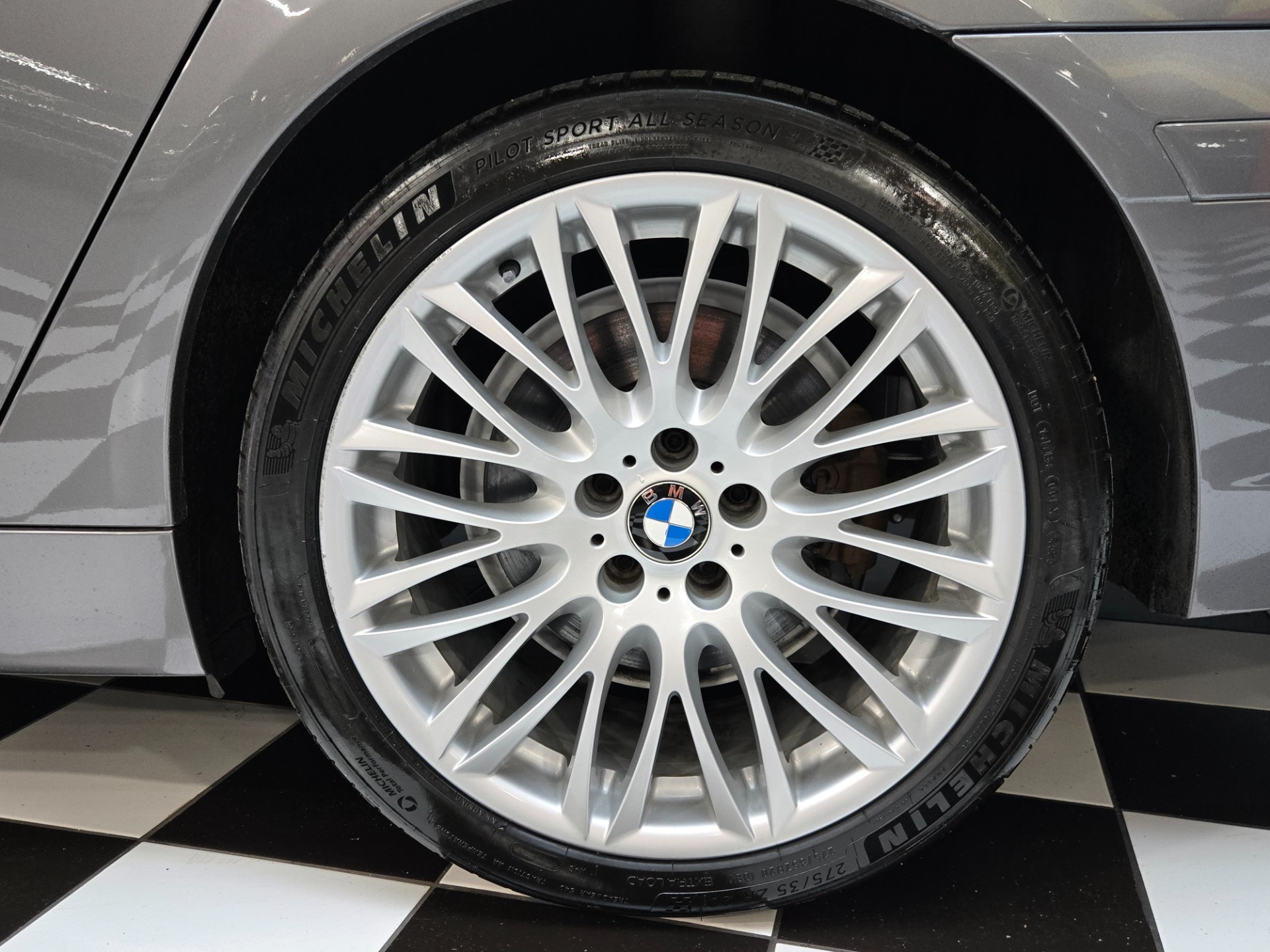 2004 BMW 7 Series 31