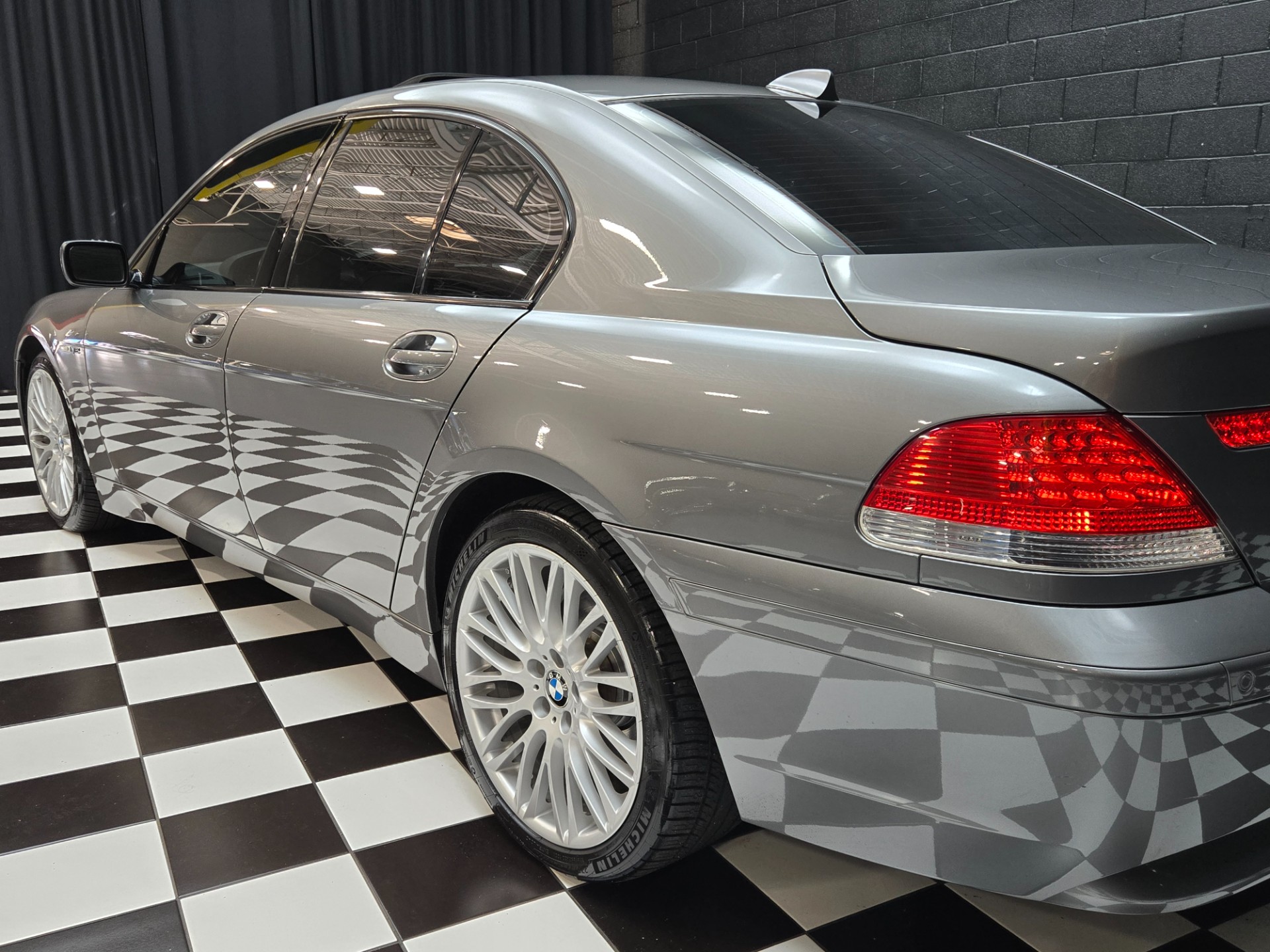 2004 BMW 7 Series 32